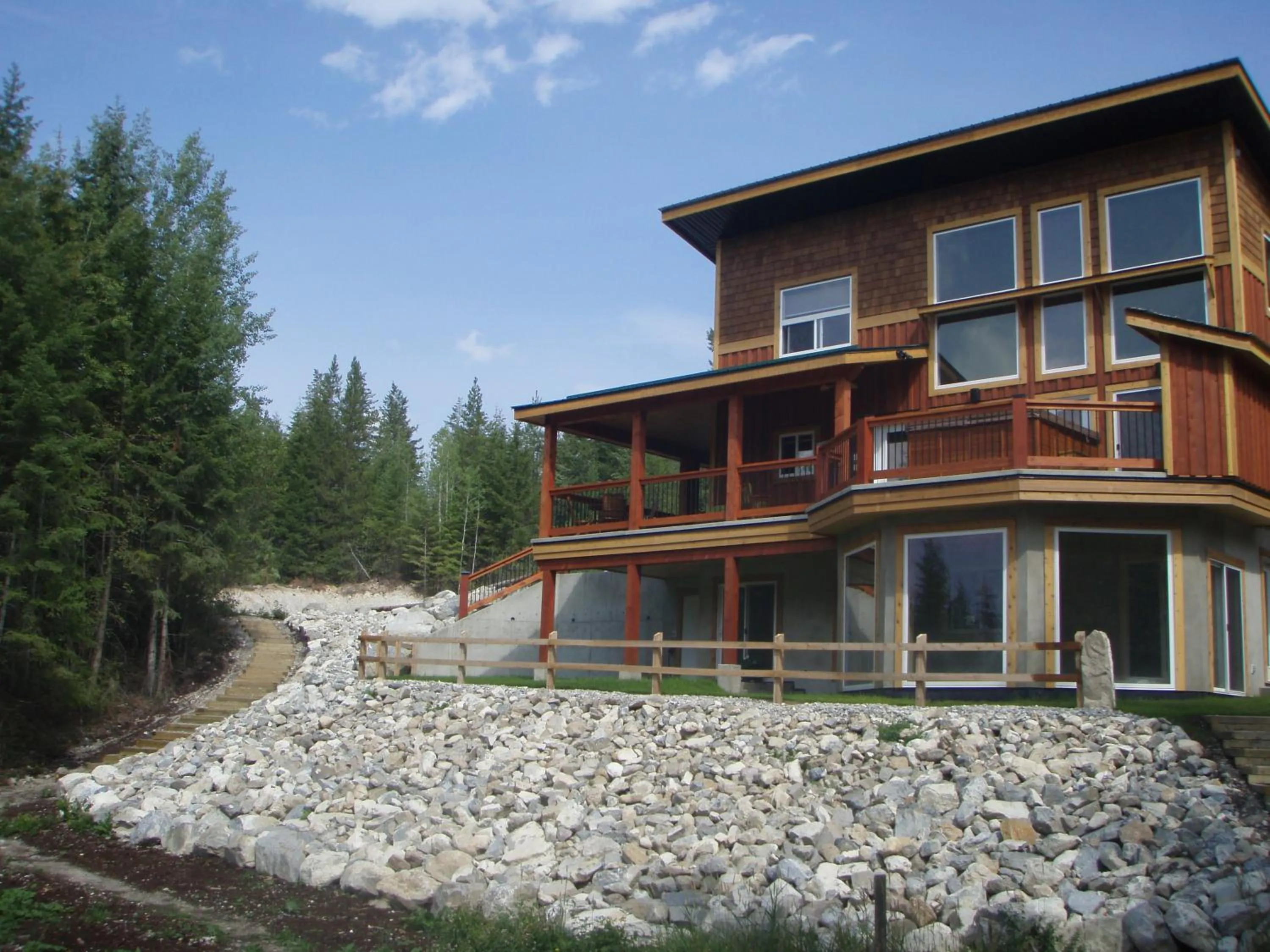 Property building in Cedar House Restaurant & Chalets