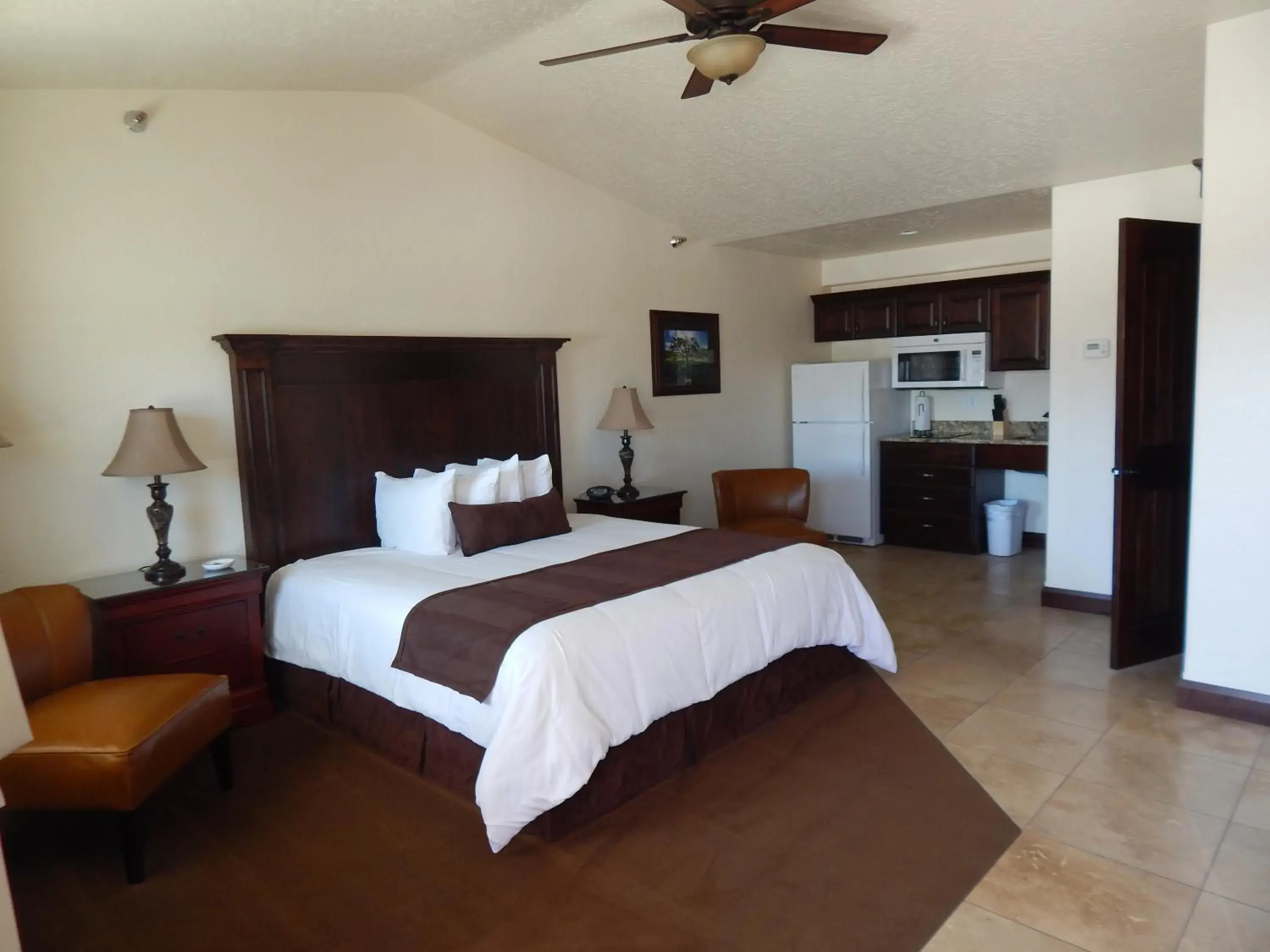King Suite - single occupancy - Disability Access in Winterton Suites King Suite - single occupancy - Disability Access in Winterton Suites