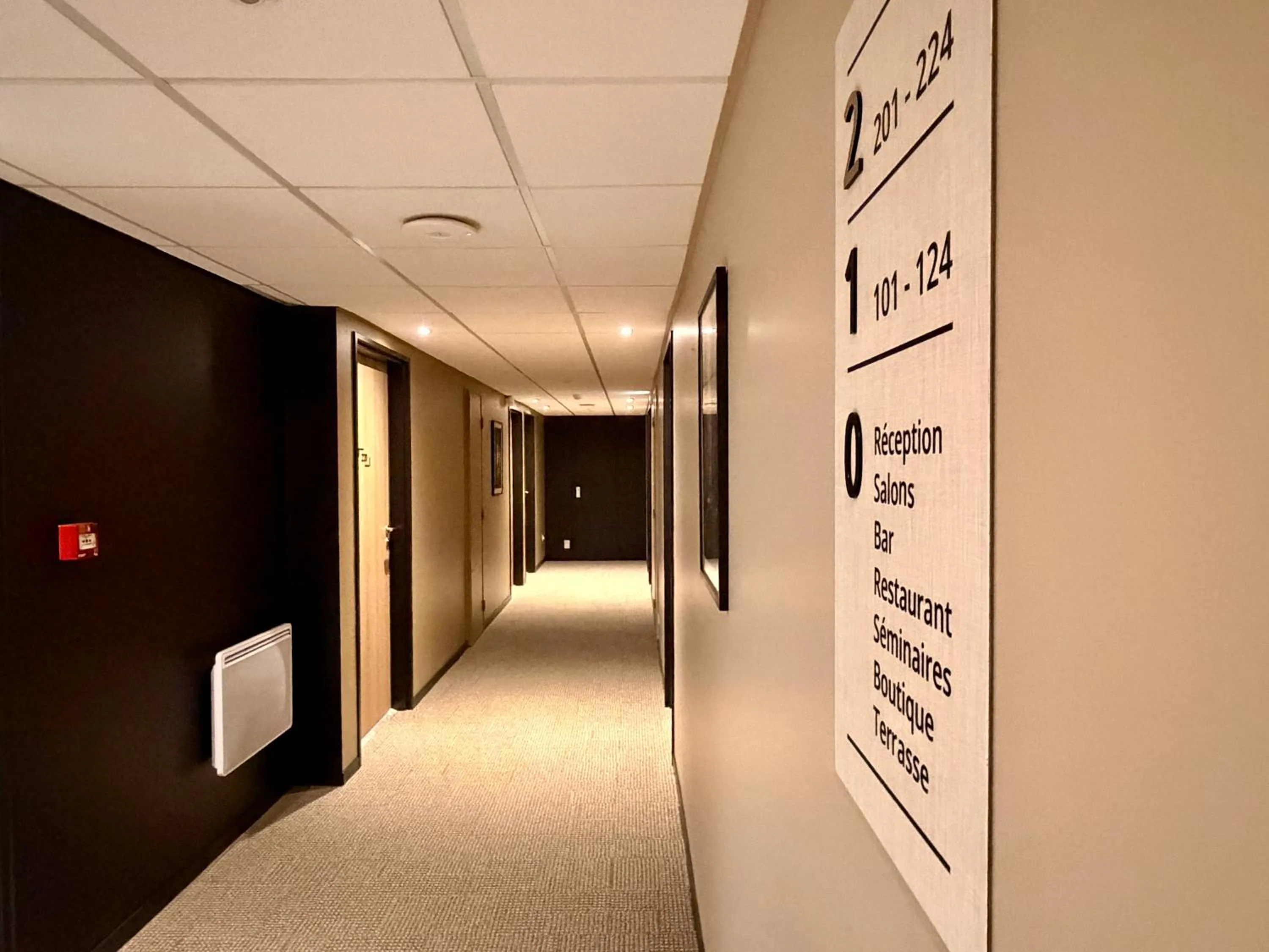 Decorative detail in Brit Hotel Saint-Méen-le-Grand en Brocéliande