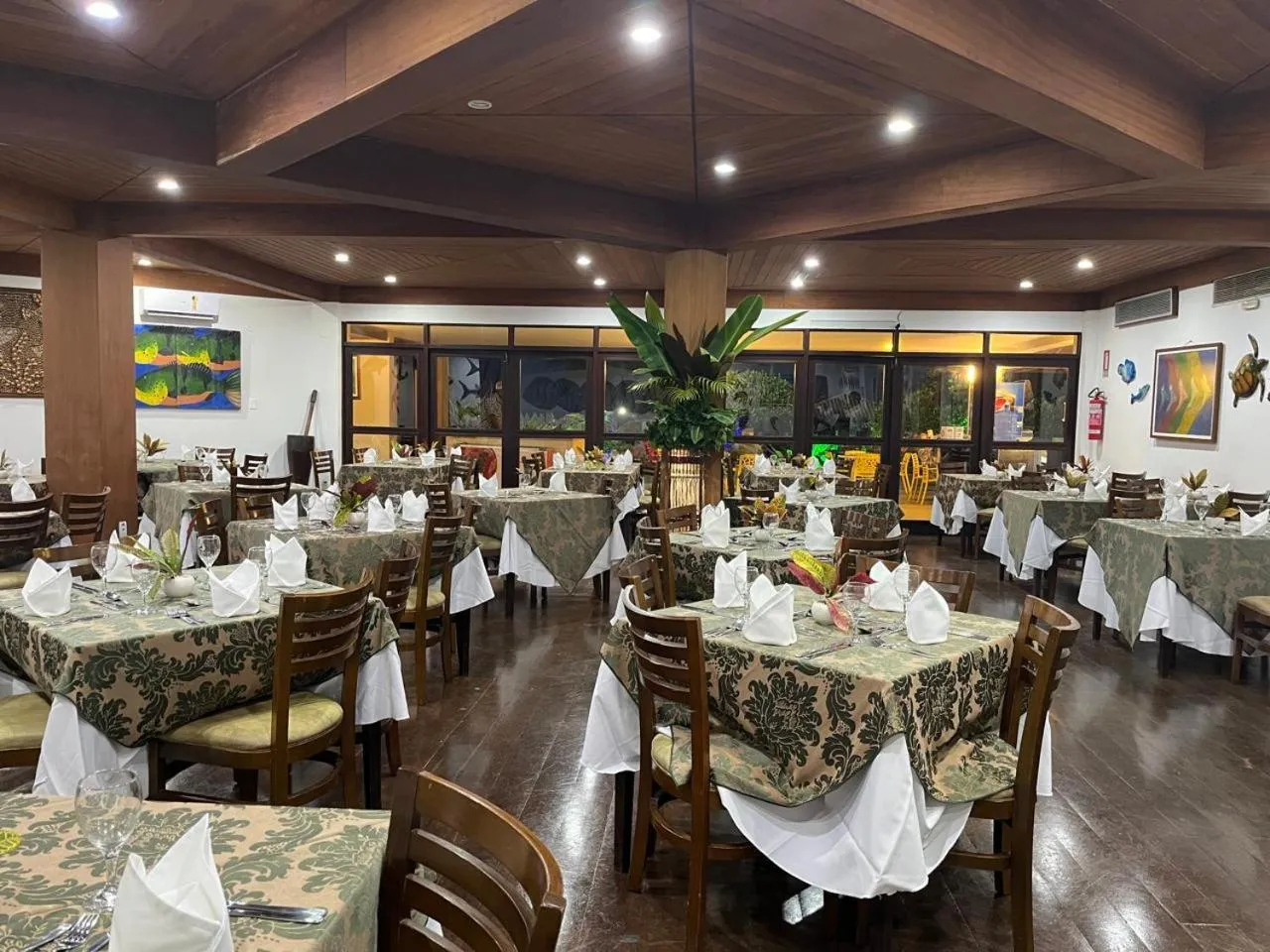 Restaurant/places to eat in Catussaba Resort Hotel