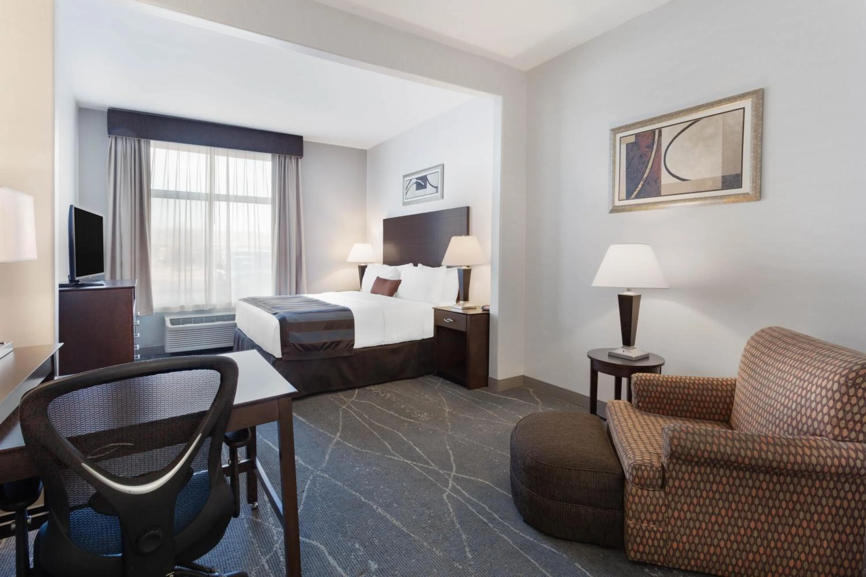 Bedroom, Bed in Wingate by Wyndham Tinley Park