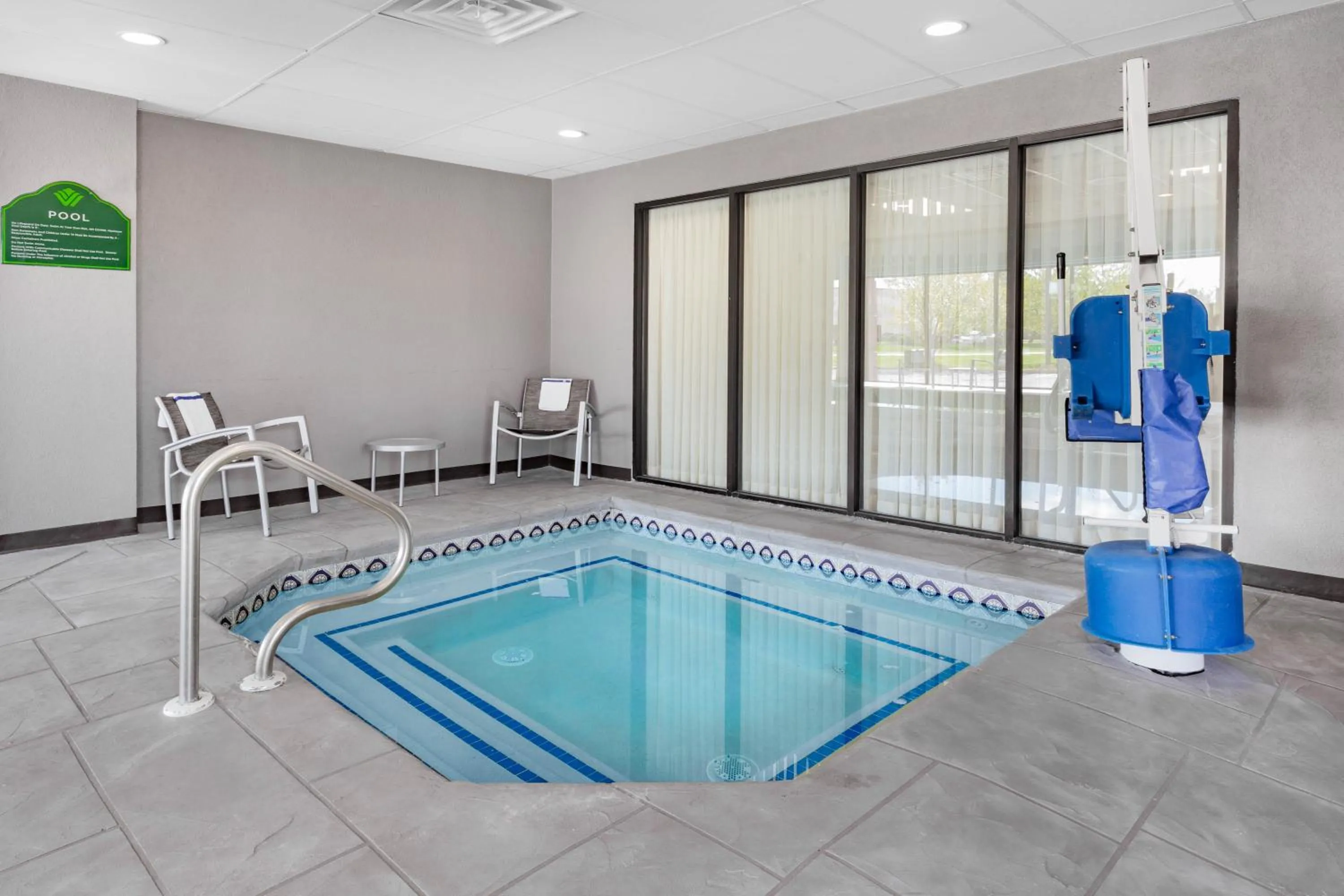 Hot Tub in Wingate by Wyndham Tinley Park