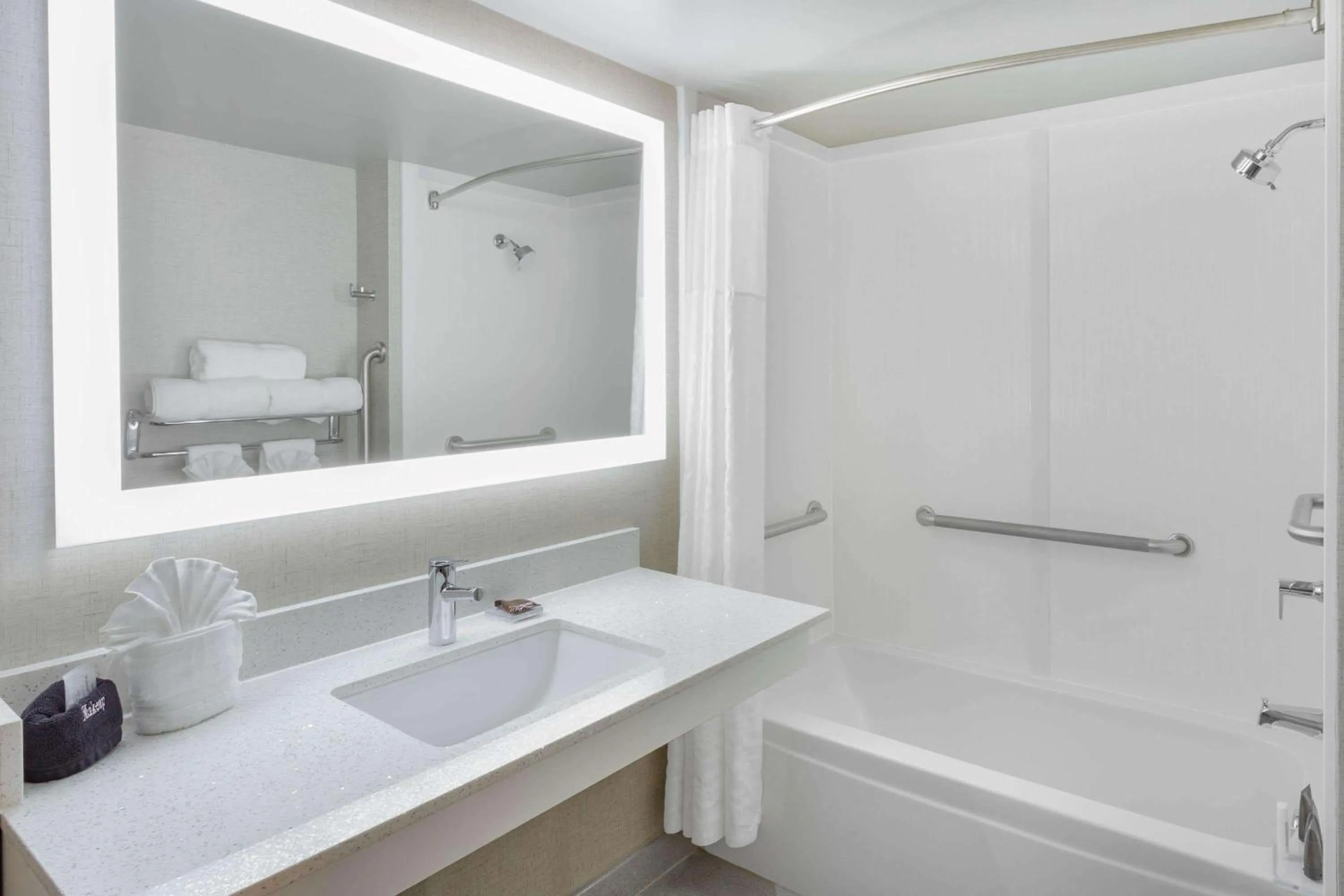 Bathroom in Wingate by Wyndham Tinley Park