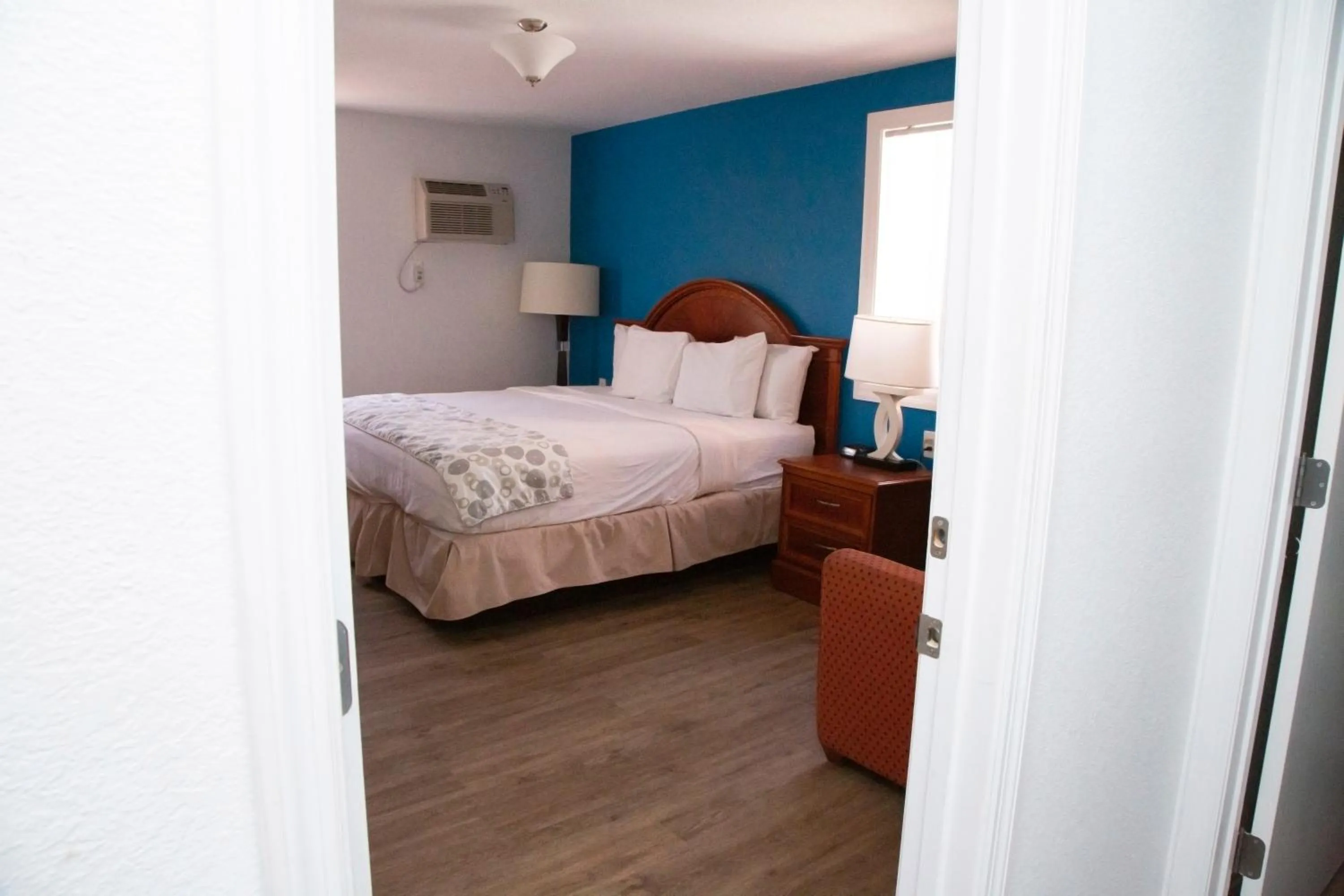 Bedroom, Bed in Daytona Dream Inn By AmeriVu