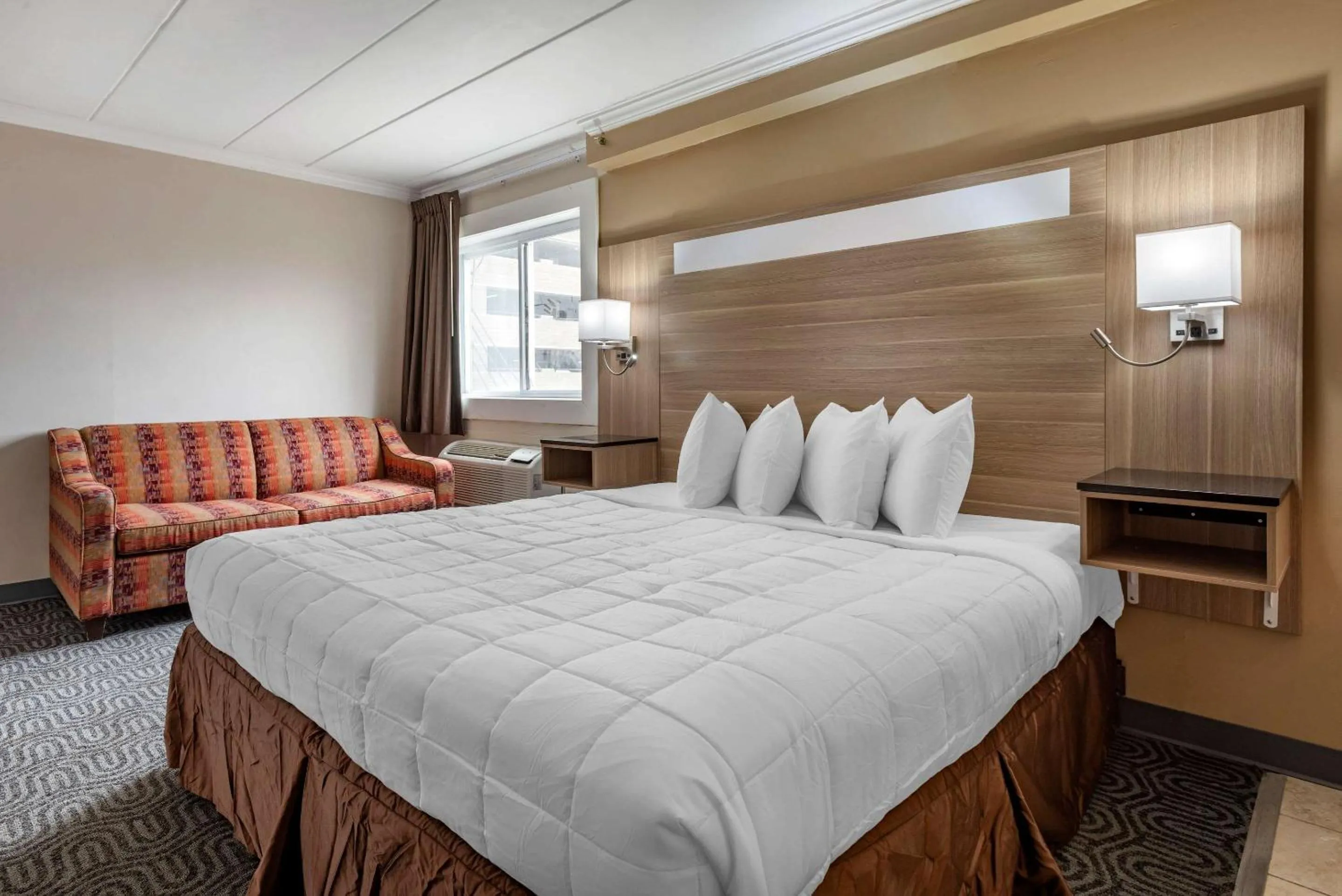 Bedroom, Bed in Premier Inn Atlantic City