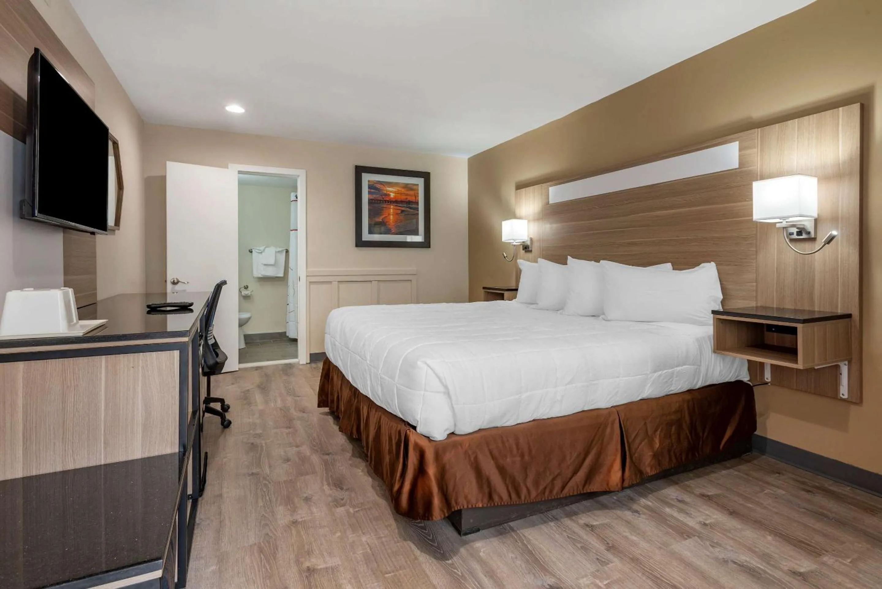 Bedroom, Bed in Premier Inn Atlantic City