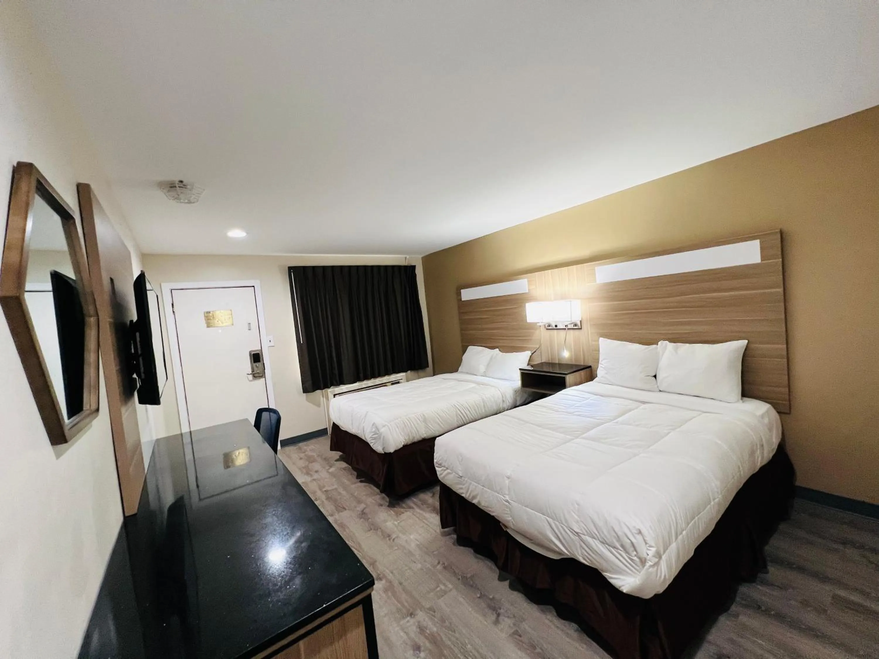 Bed in Premier Inn Atlantic City