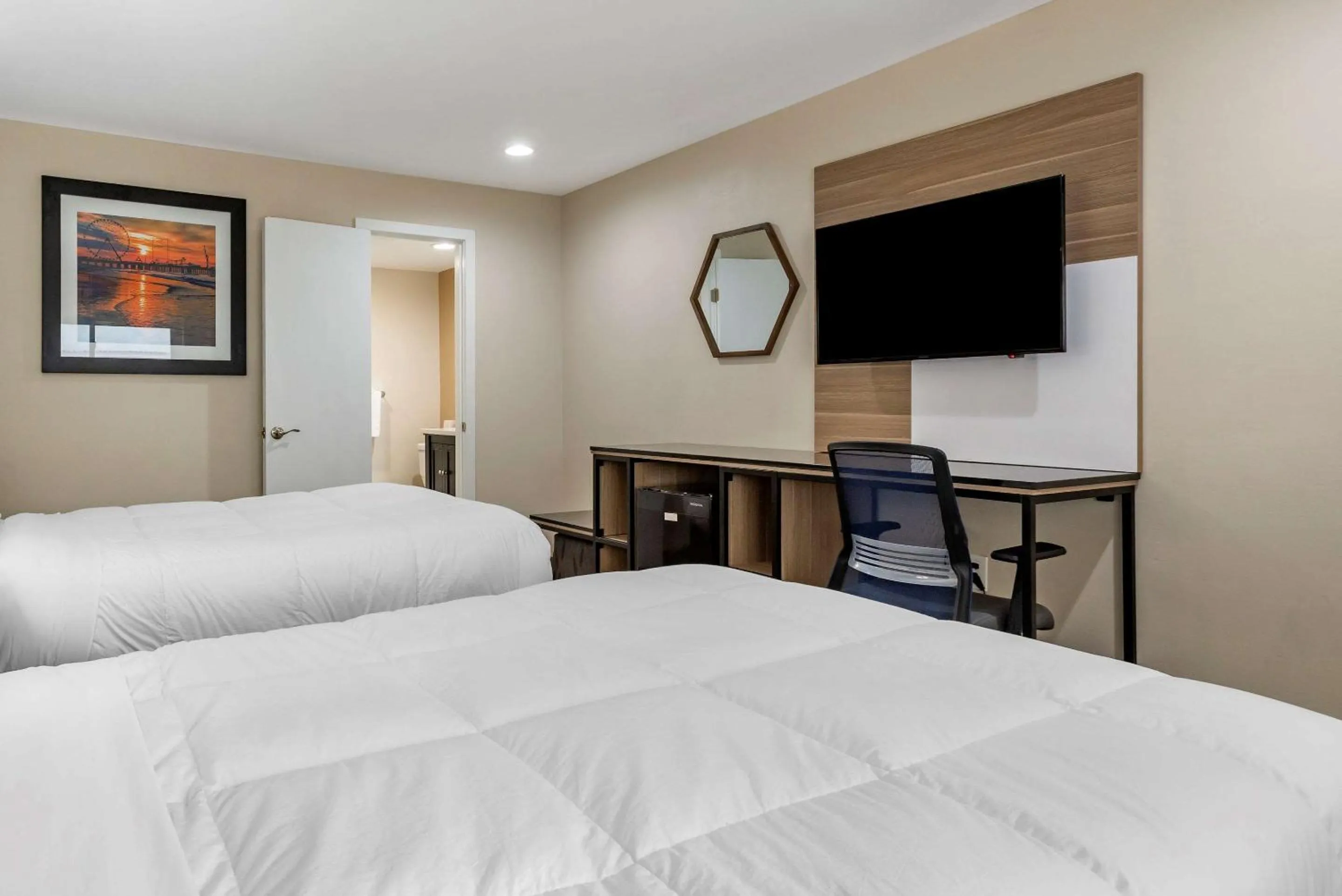 Bedroom, Bed in Premier Inn Atlantic City