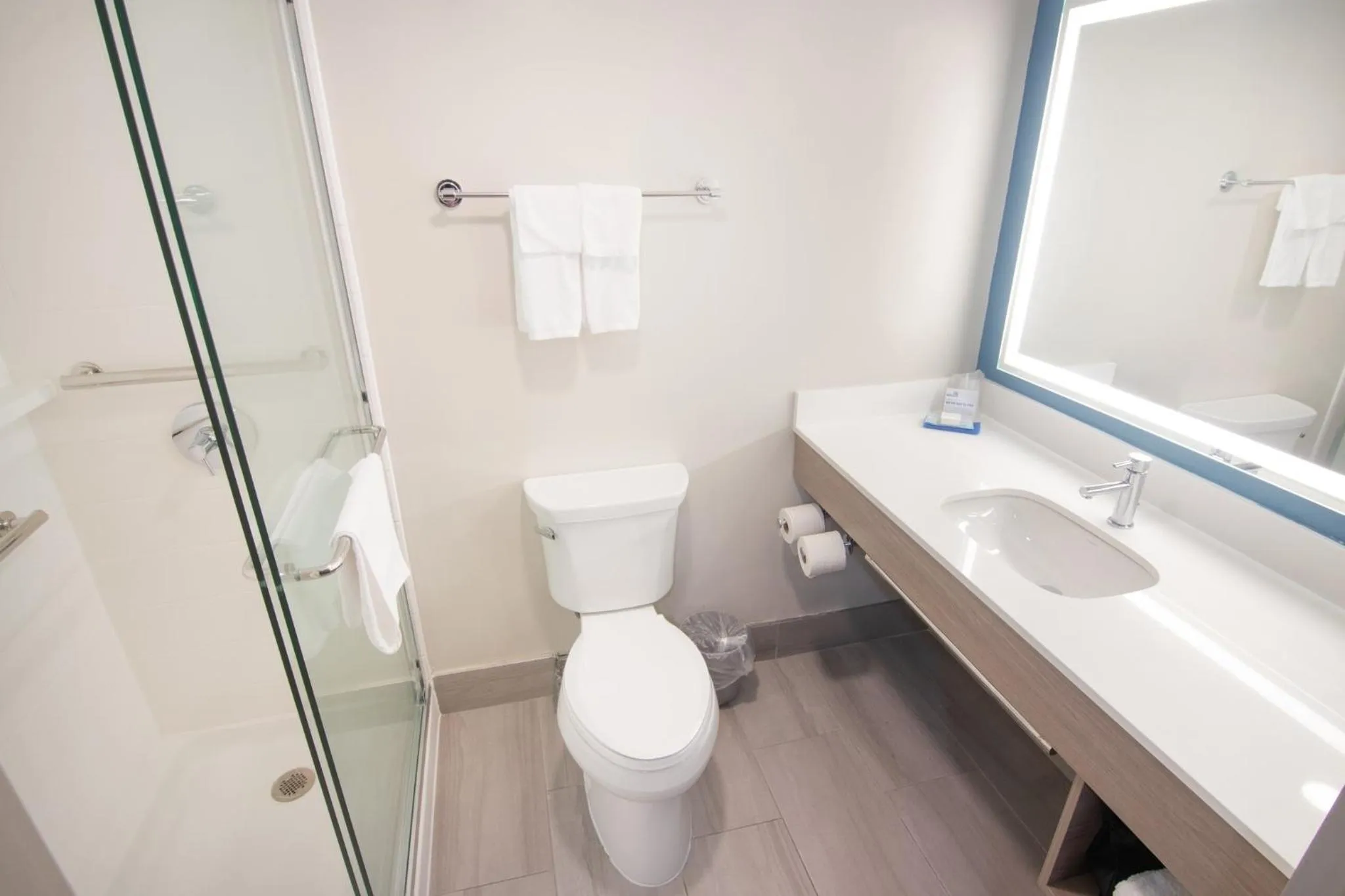 Bathroom in Holiday Inn Express and Suites Fort Lauderdale Airport West by IHG