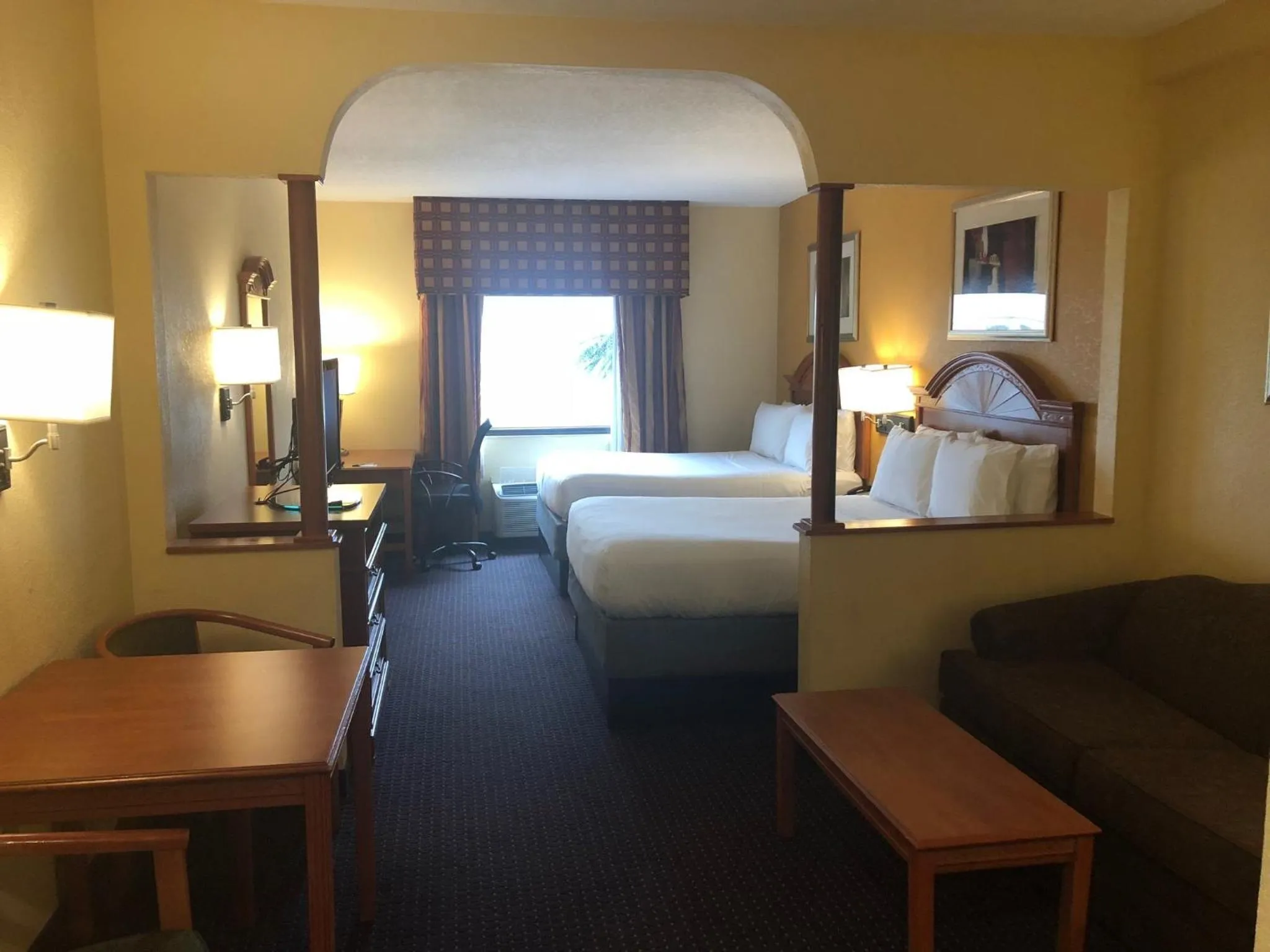 Photo of the whole room, Bed in Holiday Inn Express and Suites Fort Lauderdale Airport West by IHG