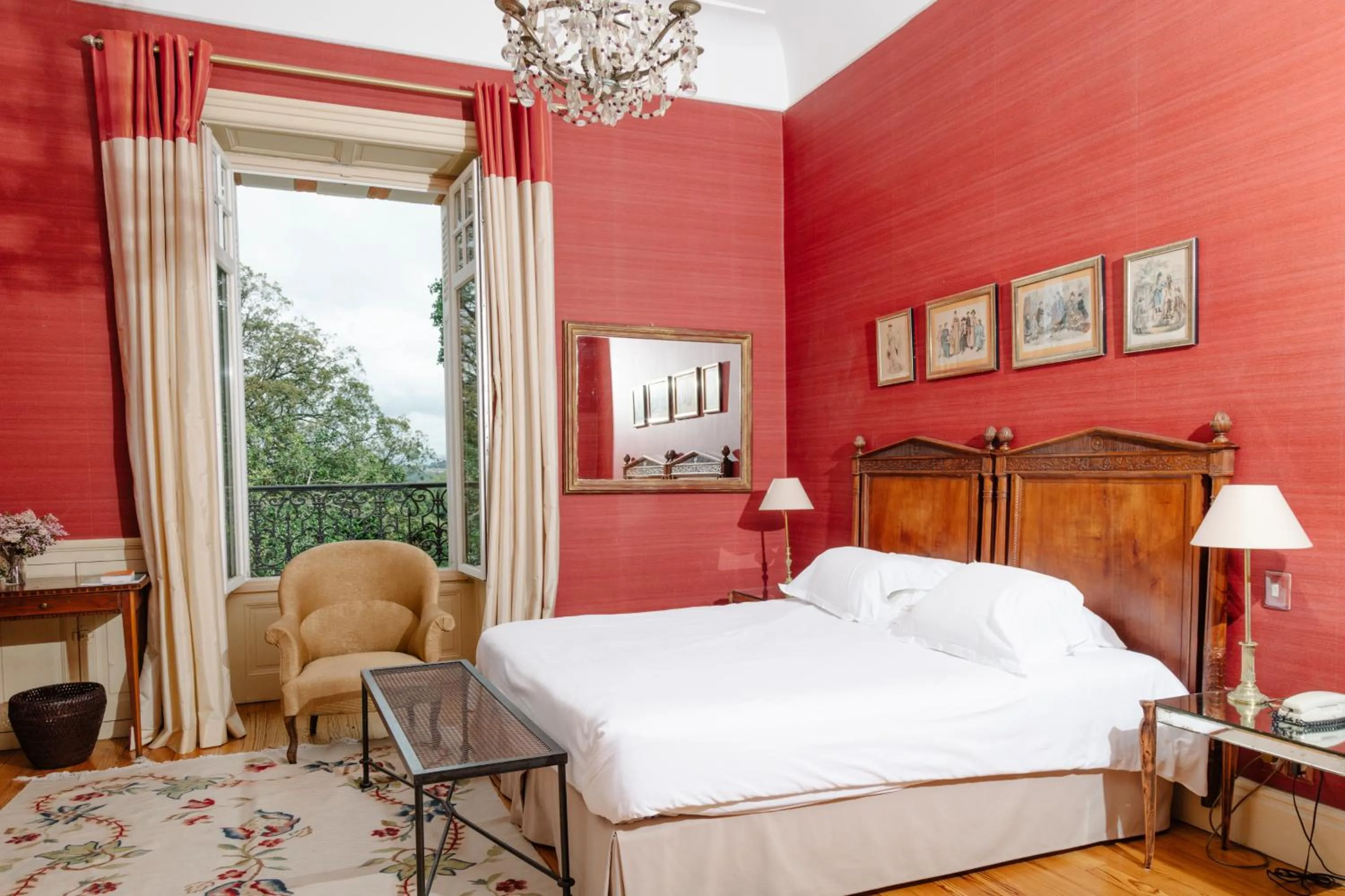 Bed in Château du Clair de Lune - Boutique Luxury Hotel
