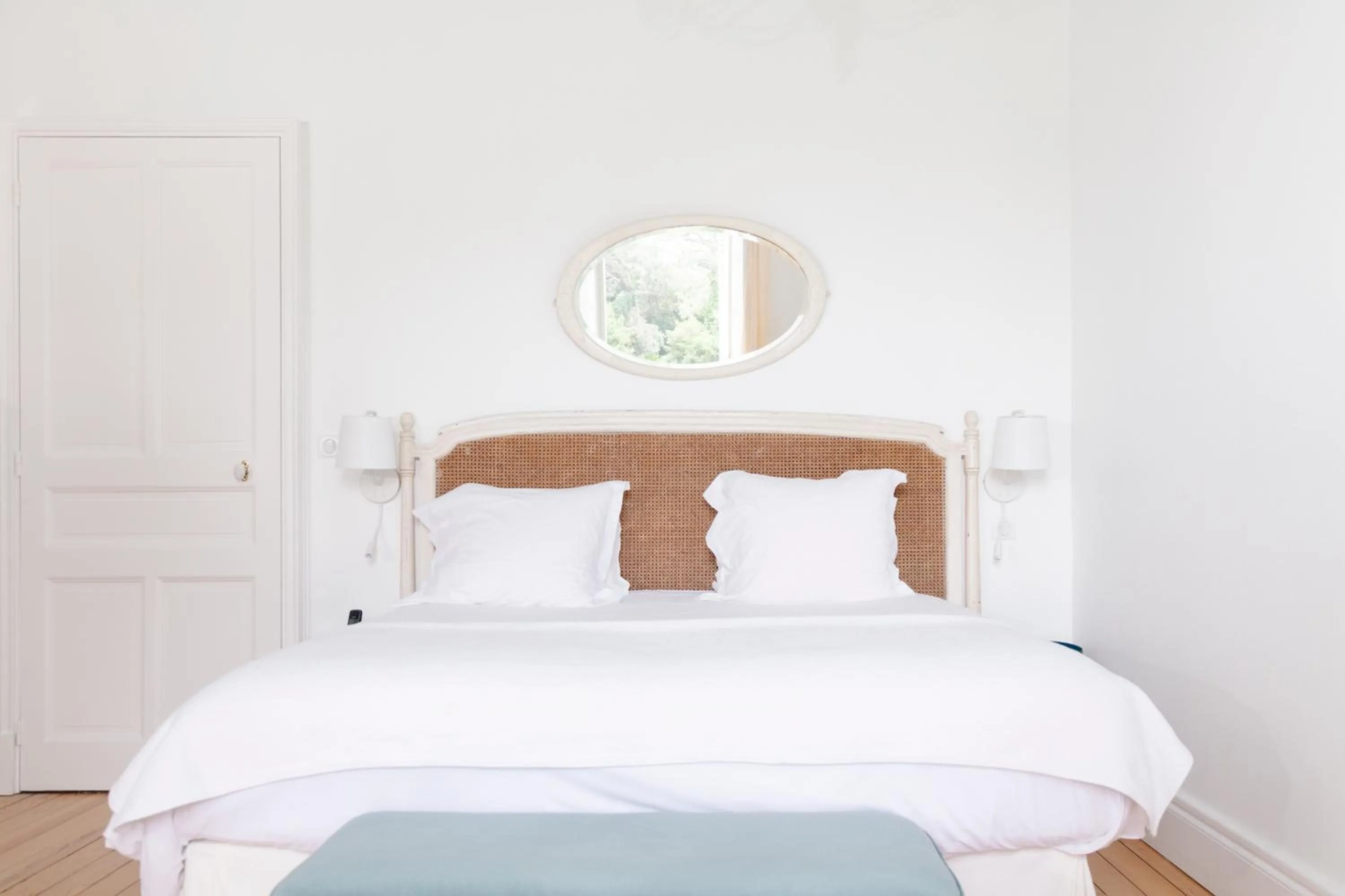 Bed in Château du Clair de Lune - Boutique Luxury Hotel