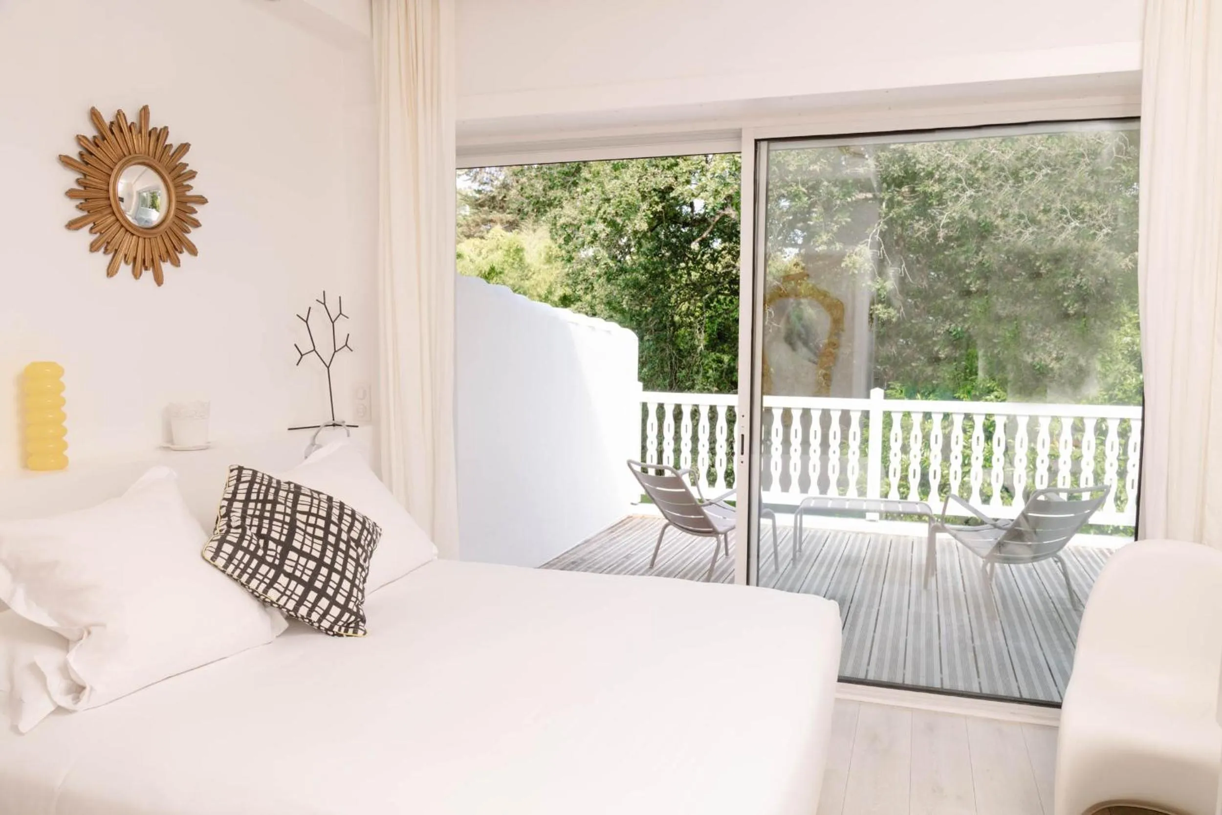 Balcony/Terrace, Bed in Château du Clair de Lune - Boutique Luxury Hotel
