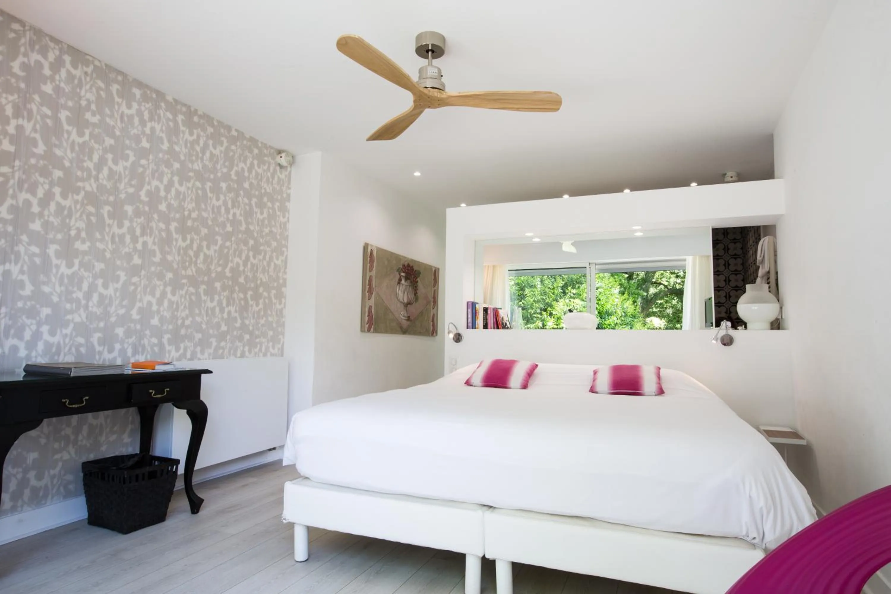 Photo of the whole room, Bed in Château du Clair de Lune - Boutique Luxury Hotel