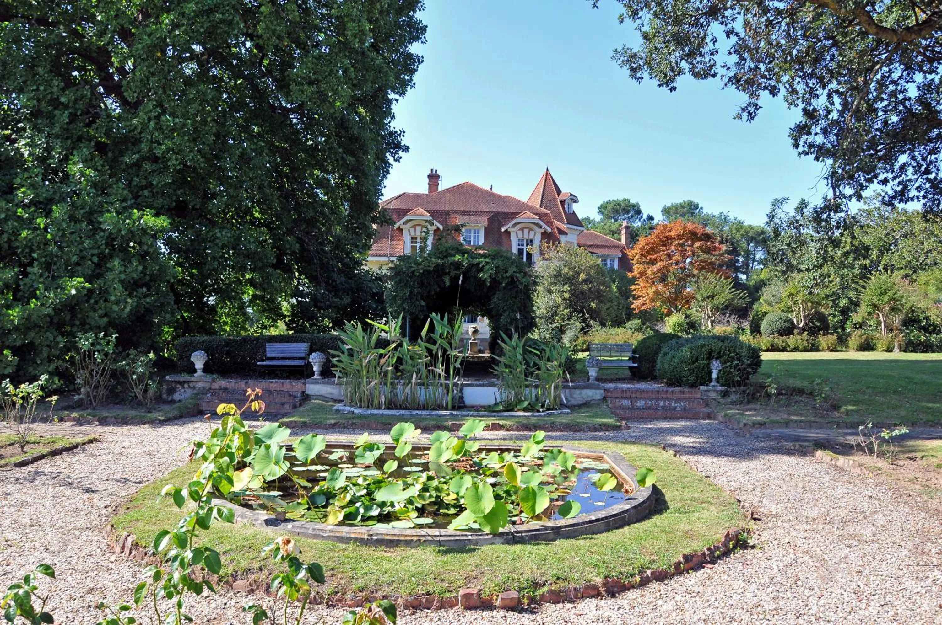 Facade/entrance in Château du Clair de Lune - Boutique Luxury Hotel