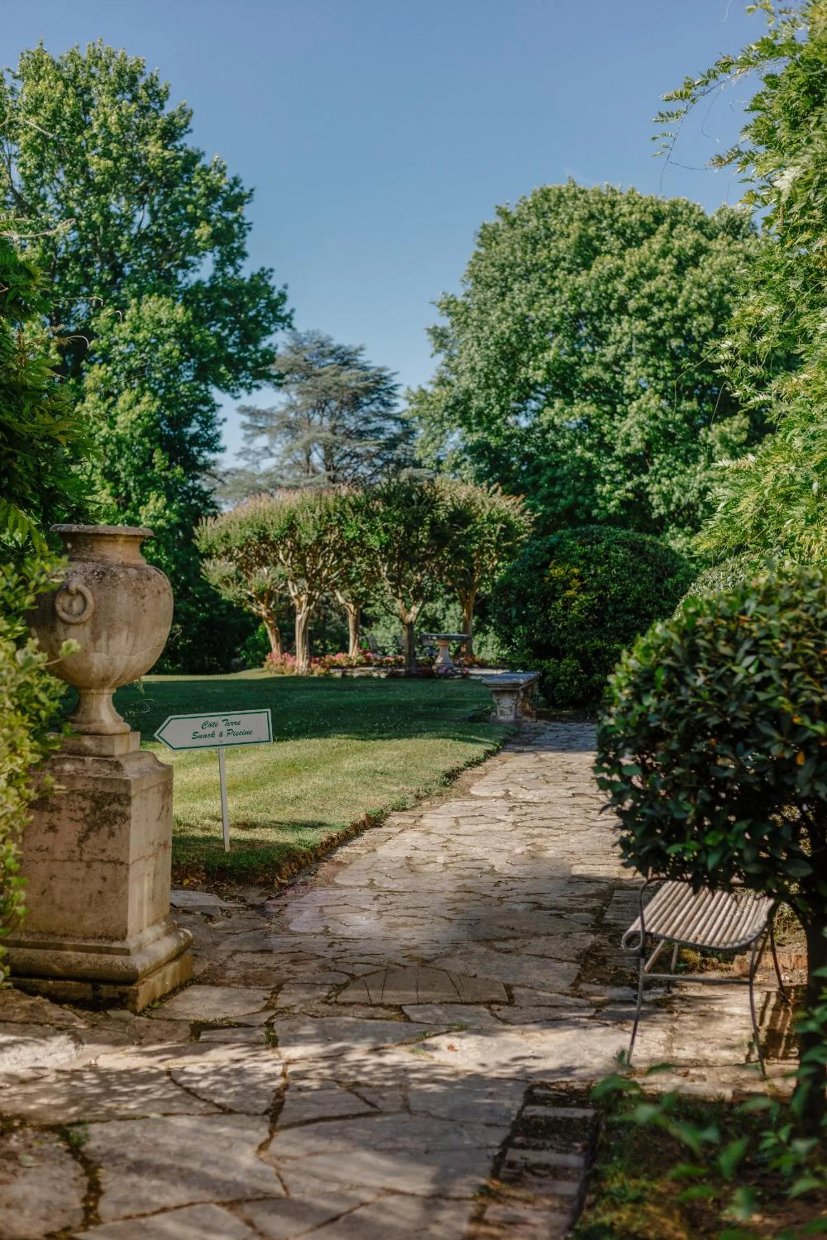 Garden in Château du Clair de Lune - Boutique Luxury Hotel