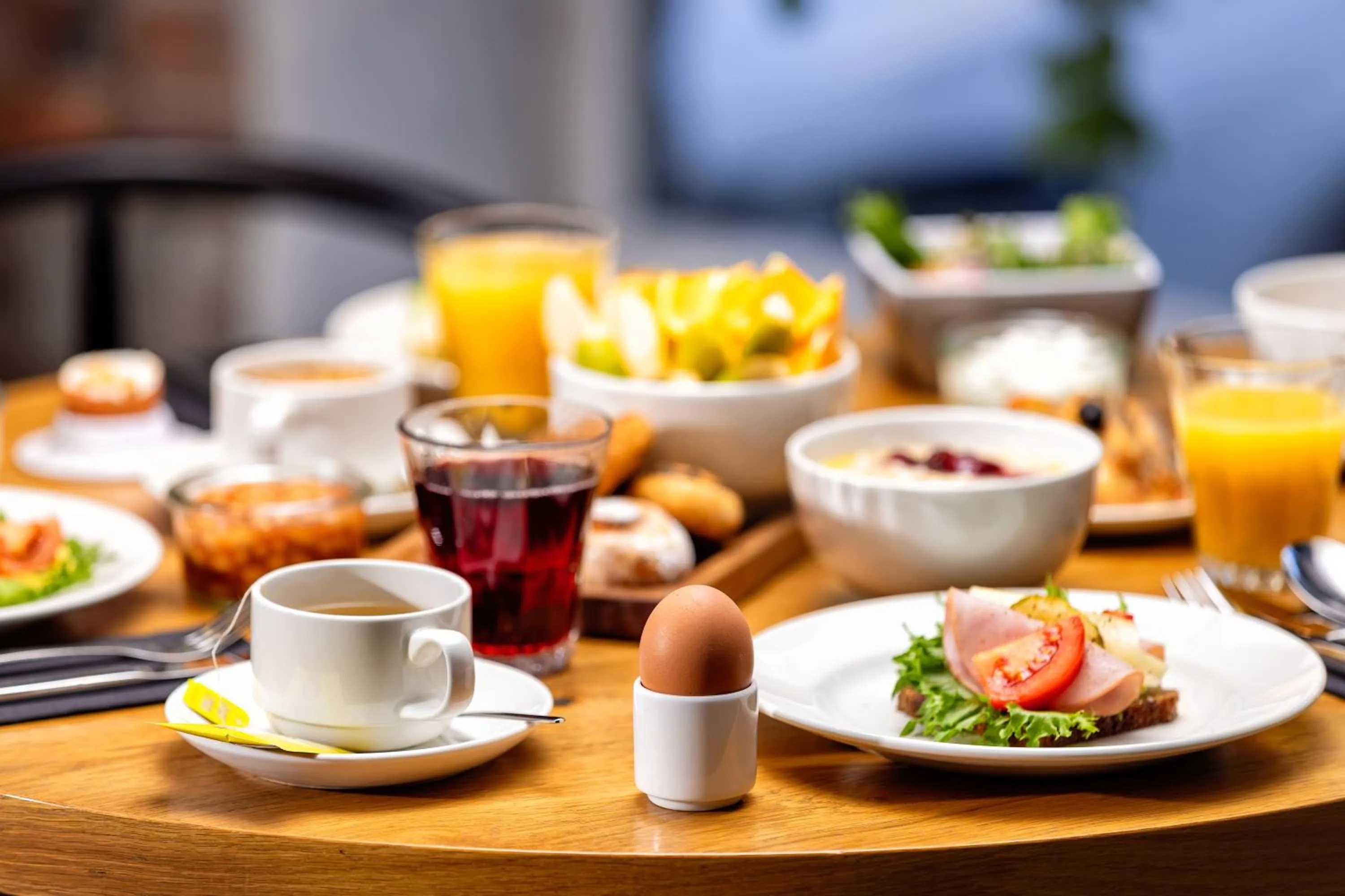 Restaurant/places to eat in Metropol Hotel