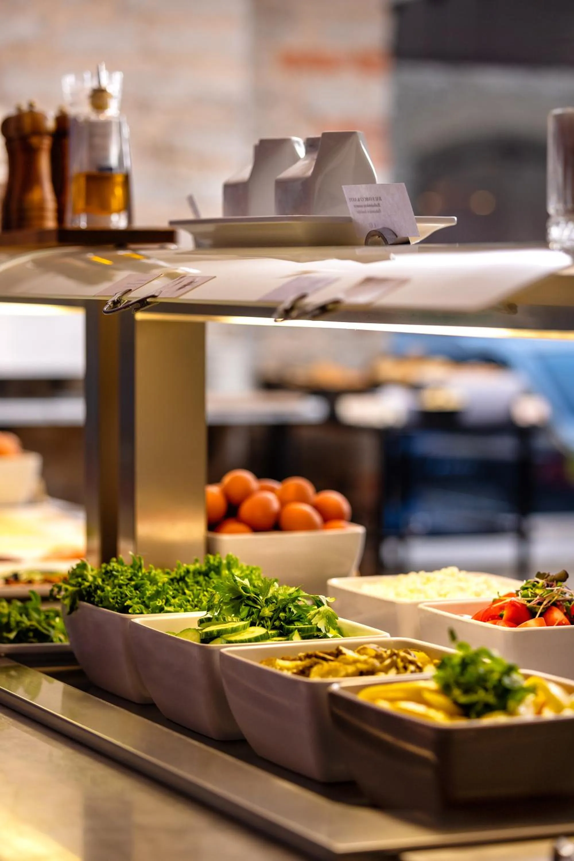 Restaurant/places to eat in Metropol Hotel