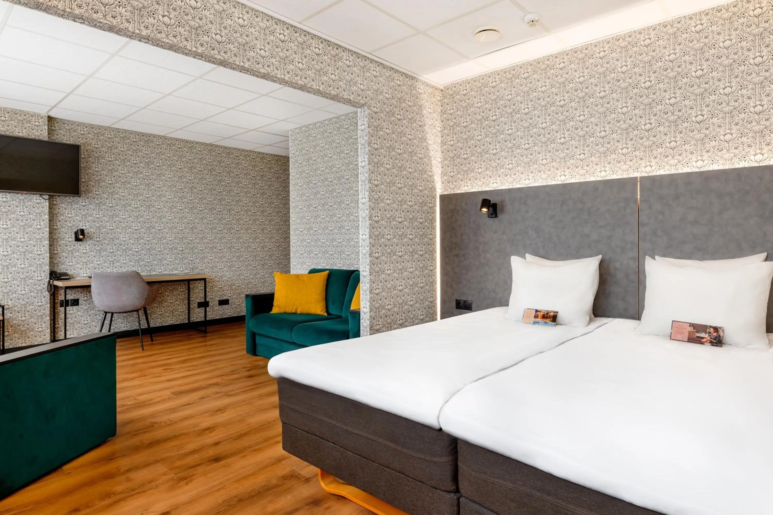 Bedroom, Bed in Metropol Hotel