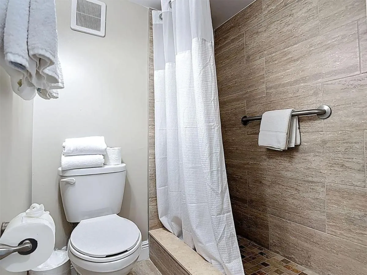 Cove Inn on Naples Bay