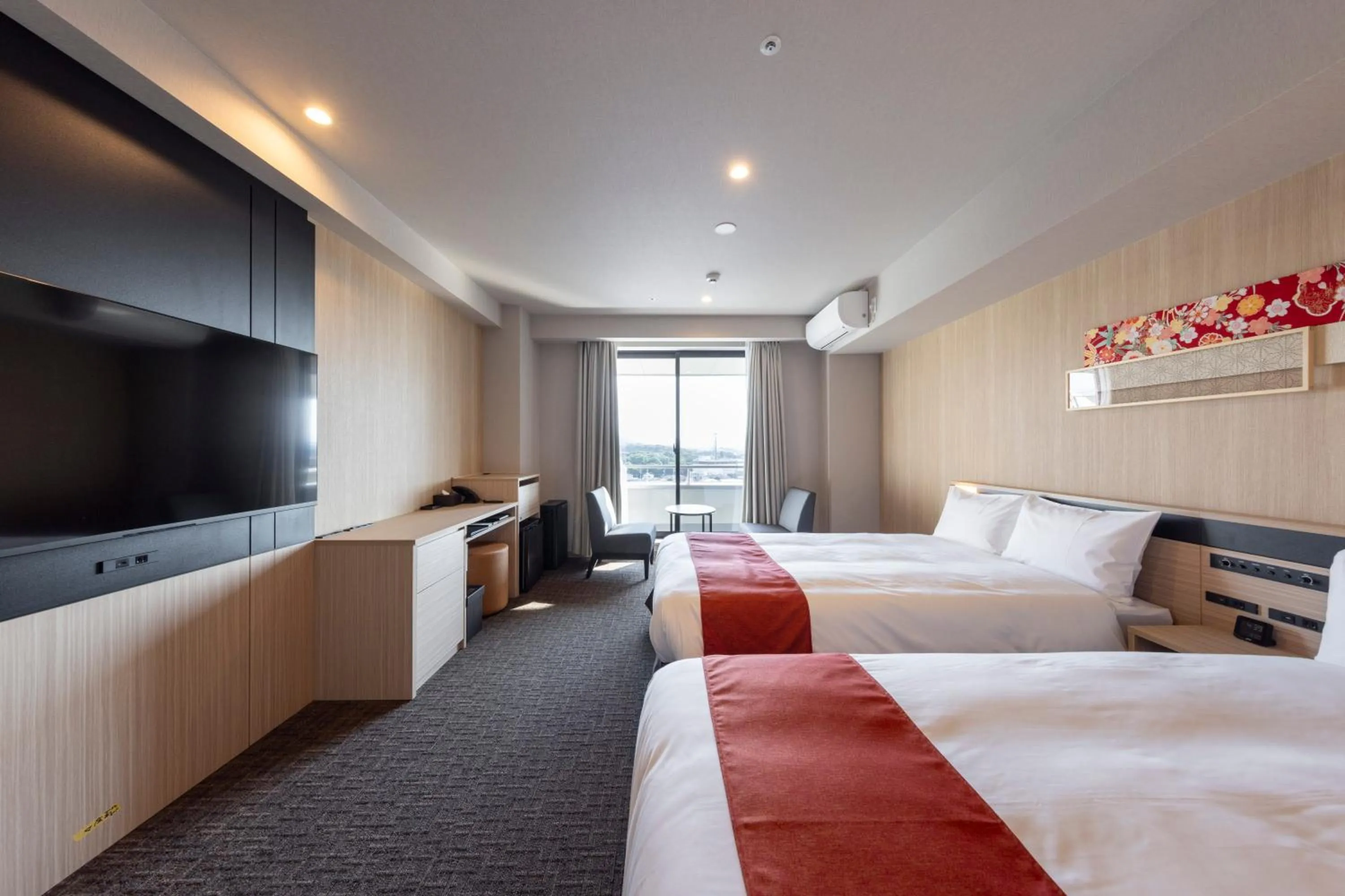 Photo of the whole room, Bed in Sanco Inn Iseshi-Ekimae Shikinoyu