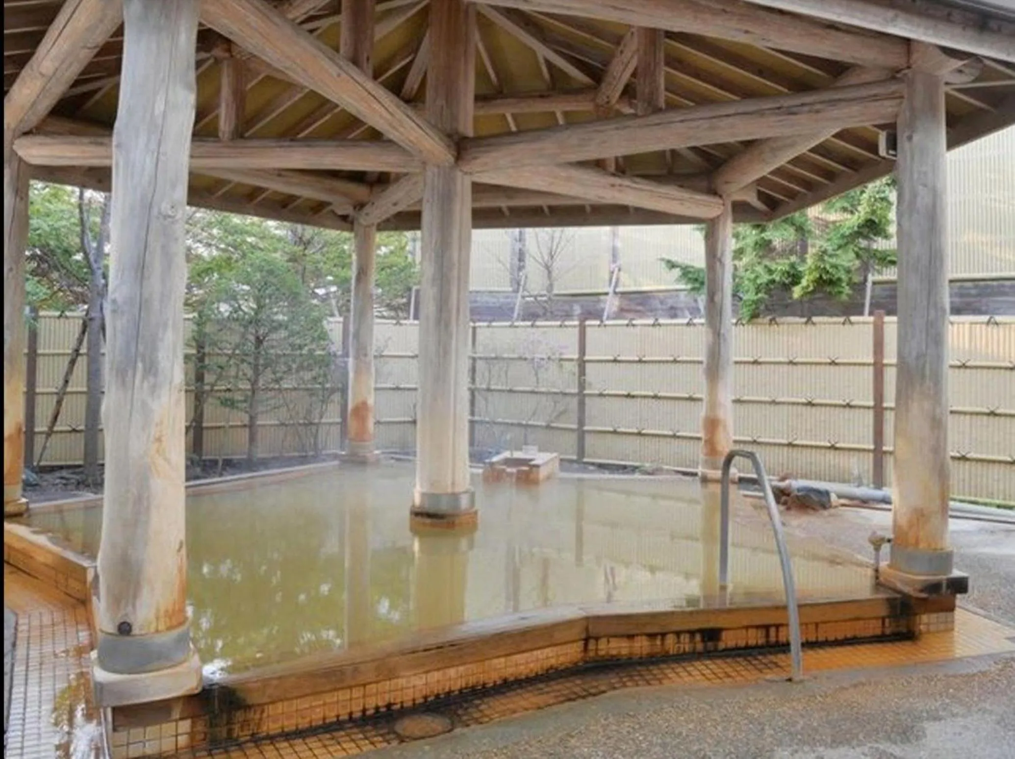 Nearby landmark in Condominium Panoramique Motomachi