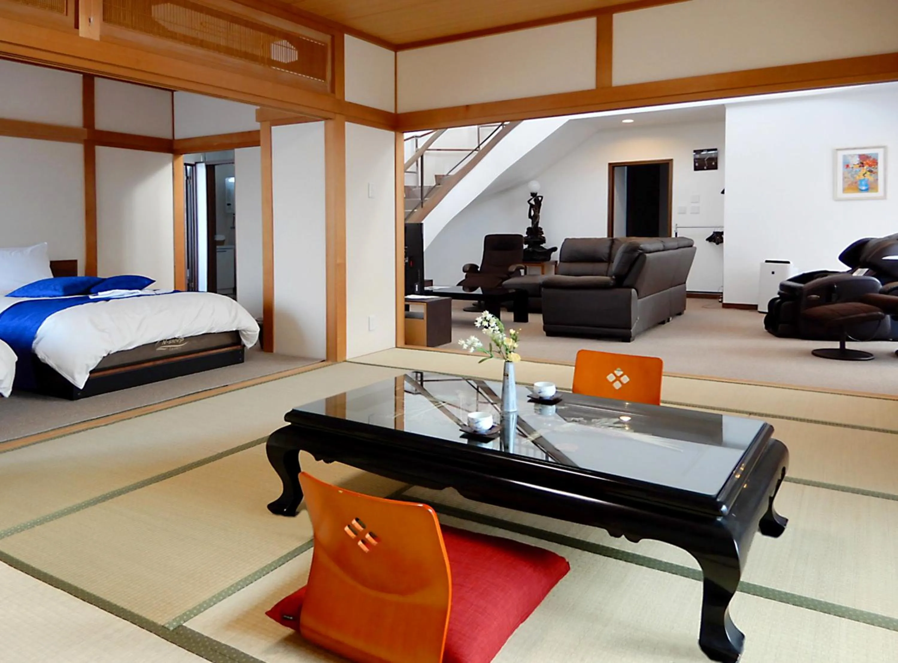 Photo of the whole room, Bed in Condominium Panoramique Motomachi