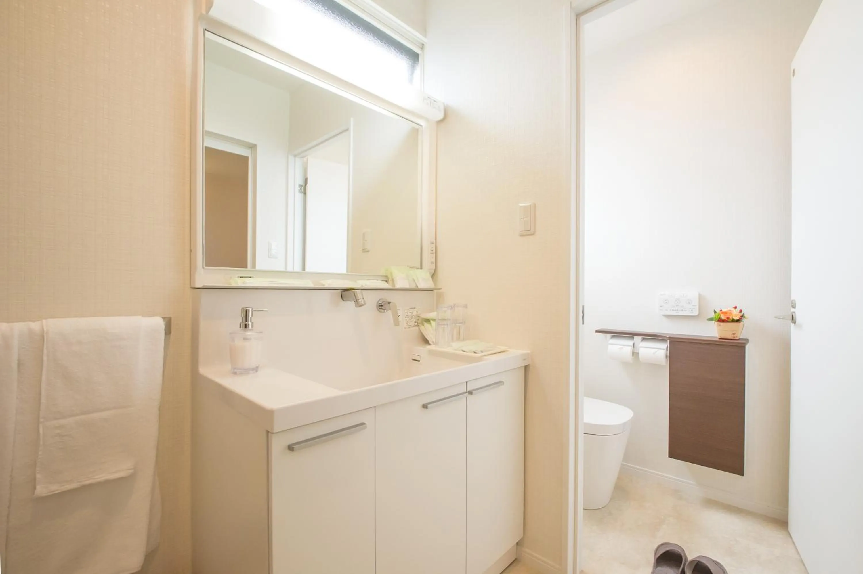 Photo of the whole room in Condominium Panoramique Motomachi