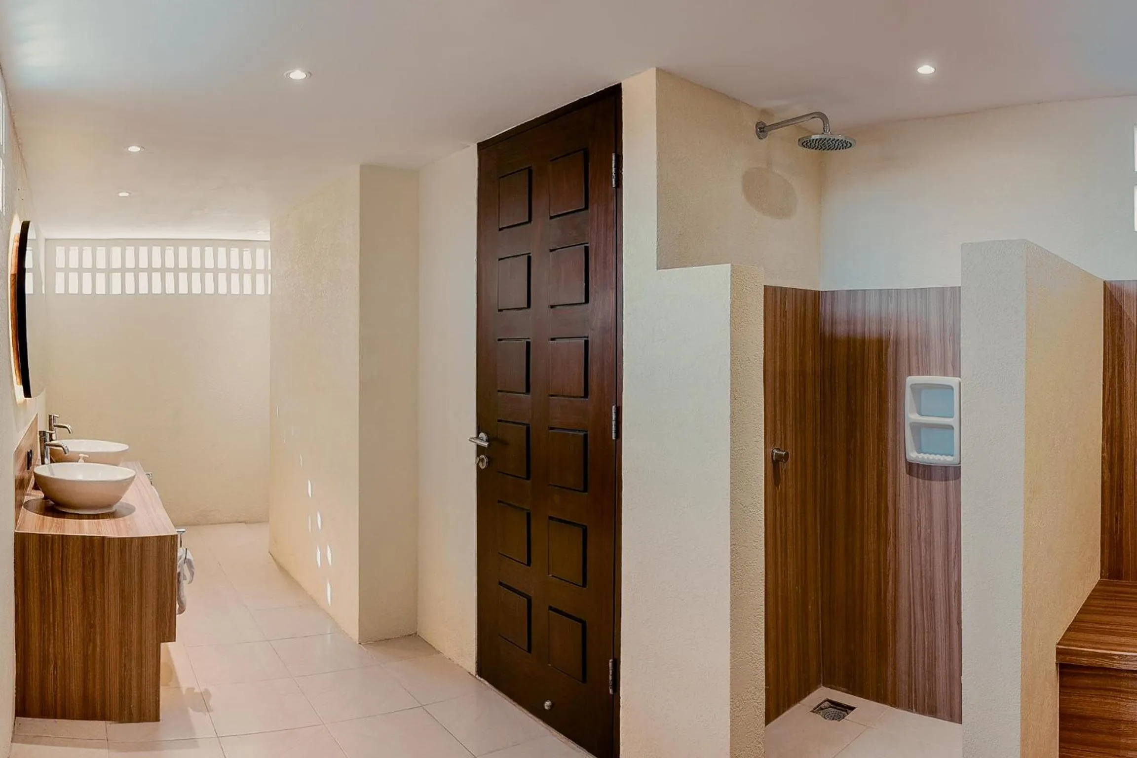 Shower in Aruni Bali Jimbaran Boutique Villa