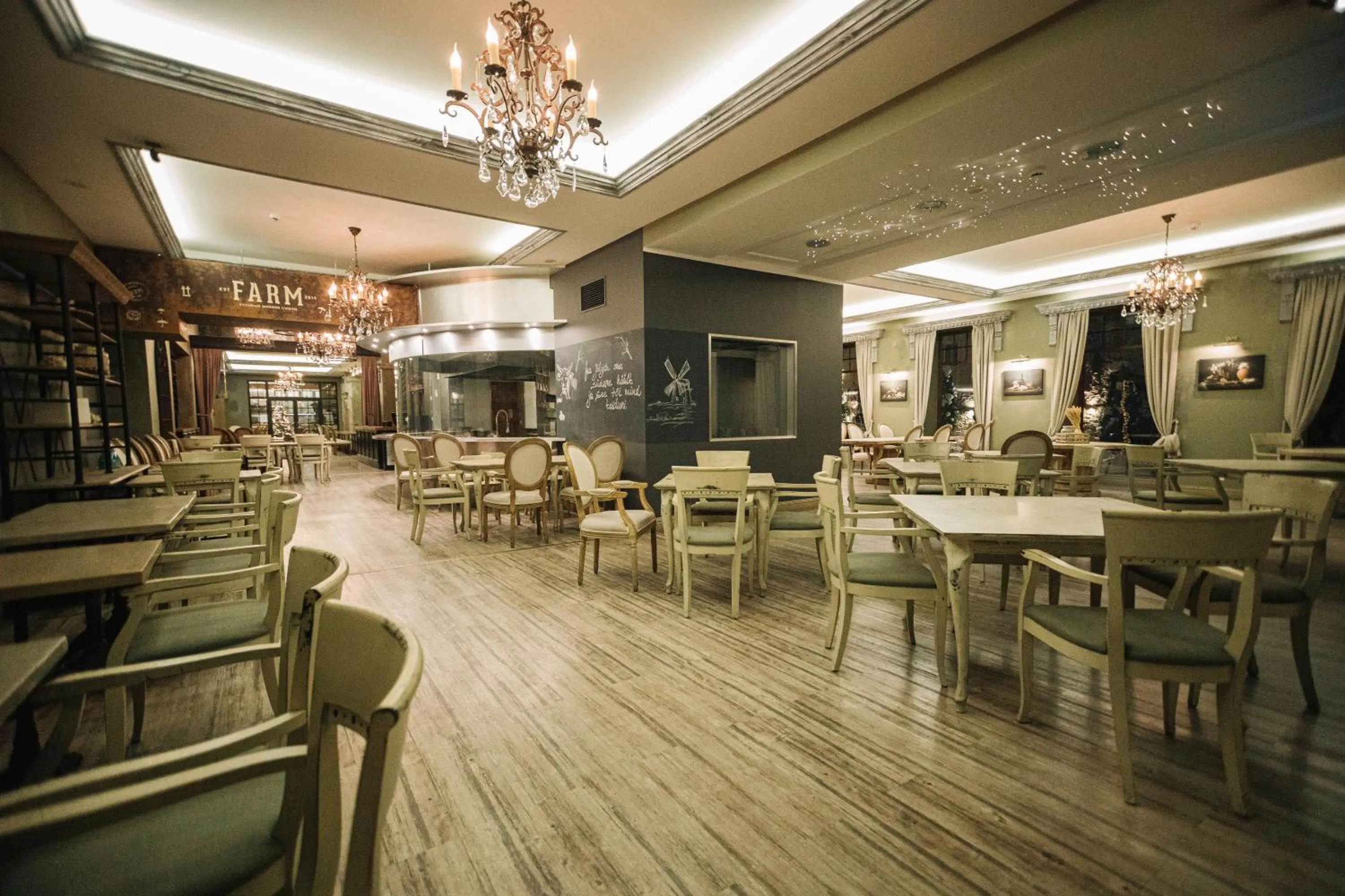 Restaurant/places to eat in Rixwell Viru Square Hotel