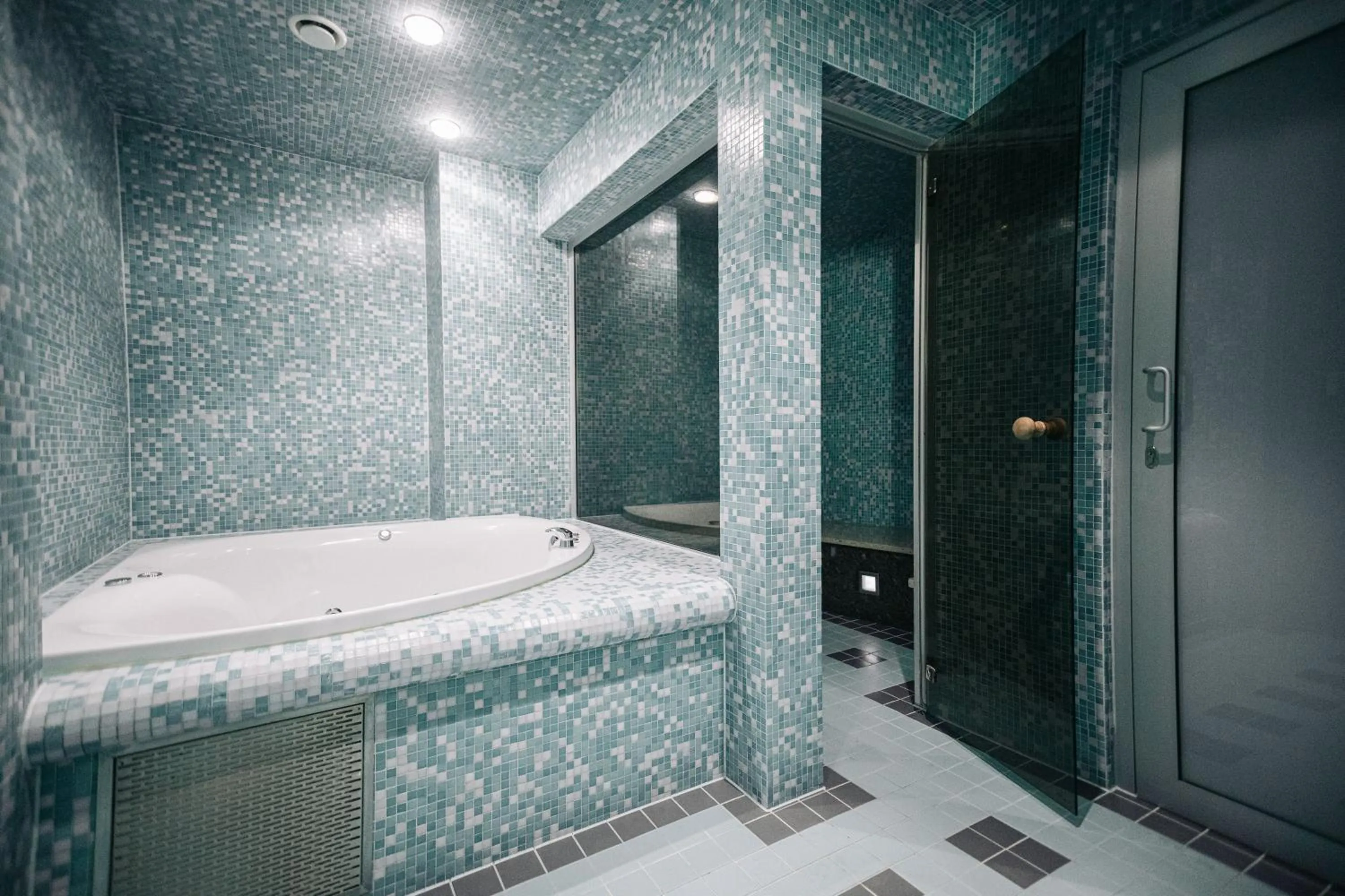 Shower in Rixwell Viru Square Hotel