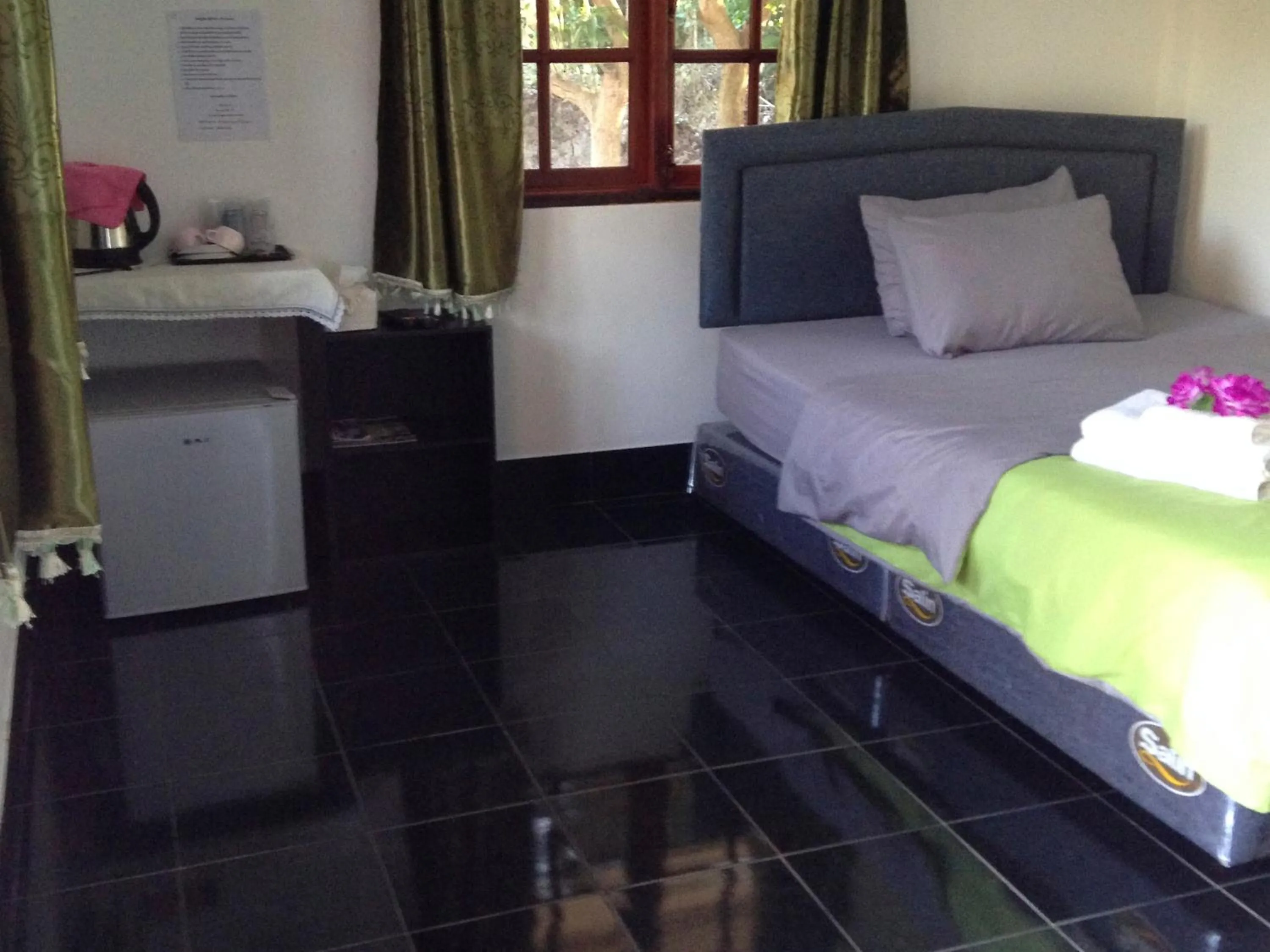 Bedroom, Bed in Areeya Resort