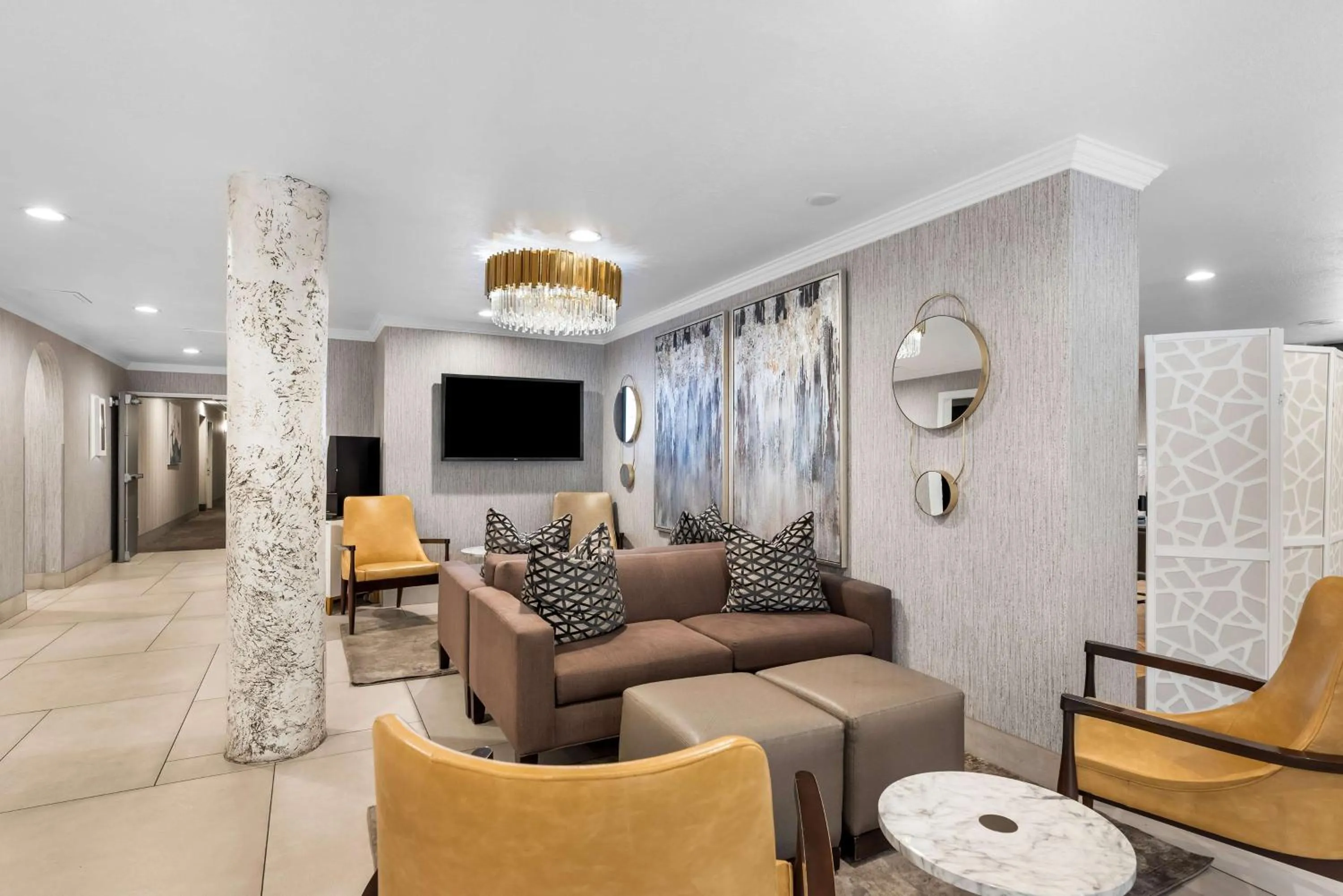 Lobby or reception in Best Western Plus Abbey Inn