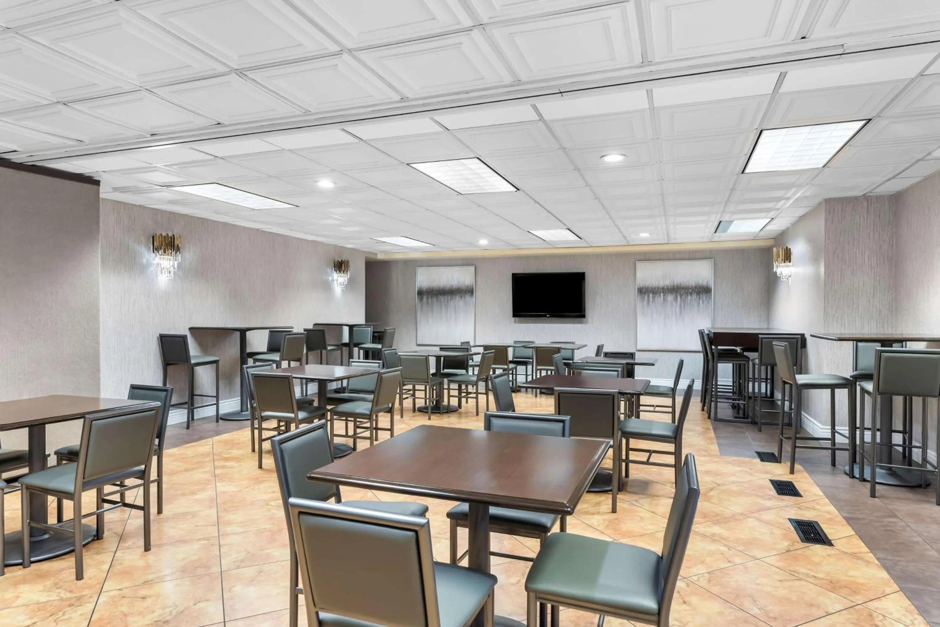 Breakfast in Best Western Plus Abbey Inn