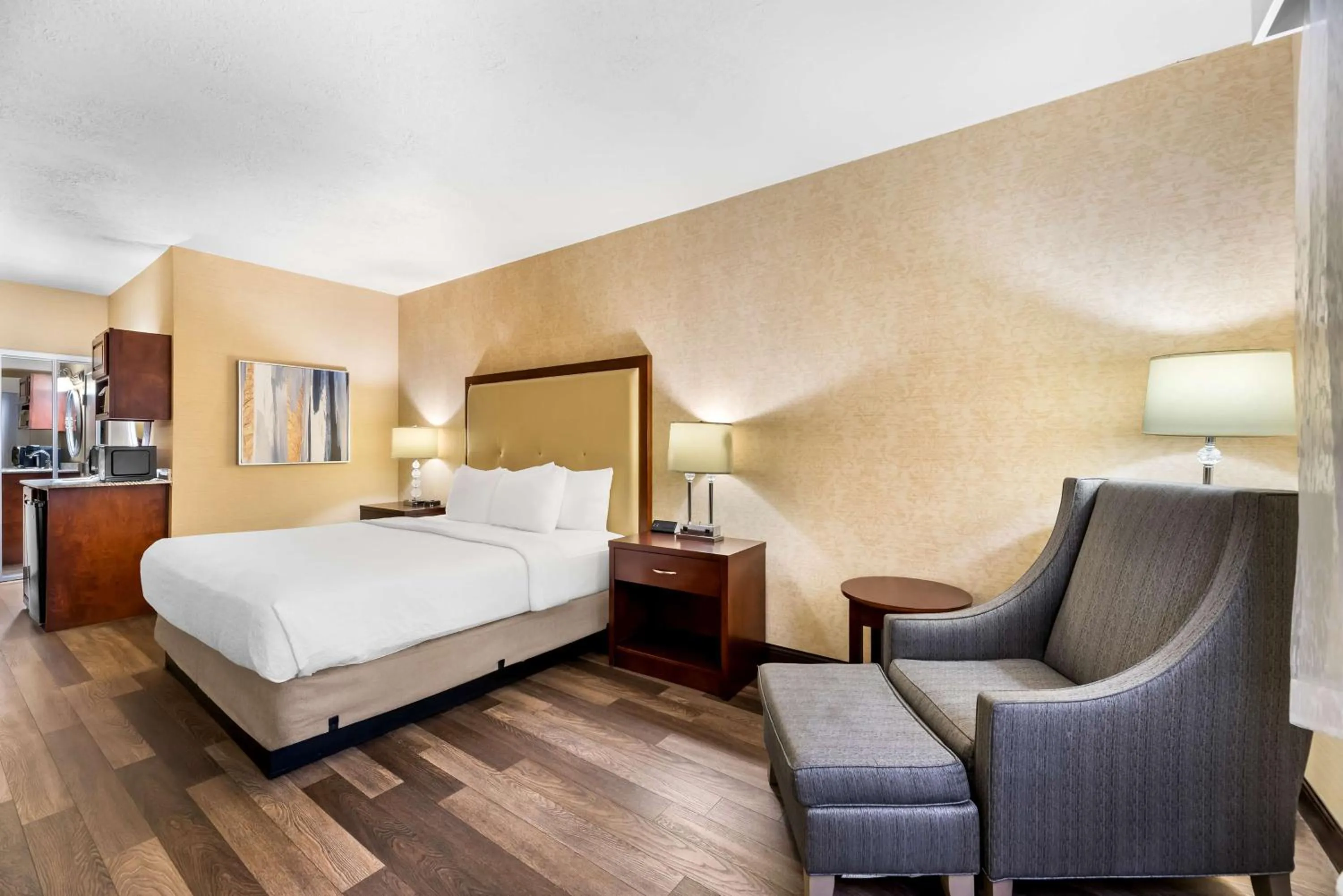 Bedroom, Bed in Best Western Plus Abbey Inn