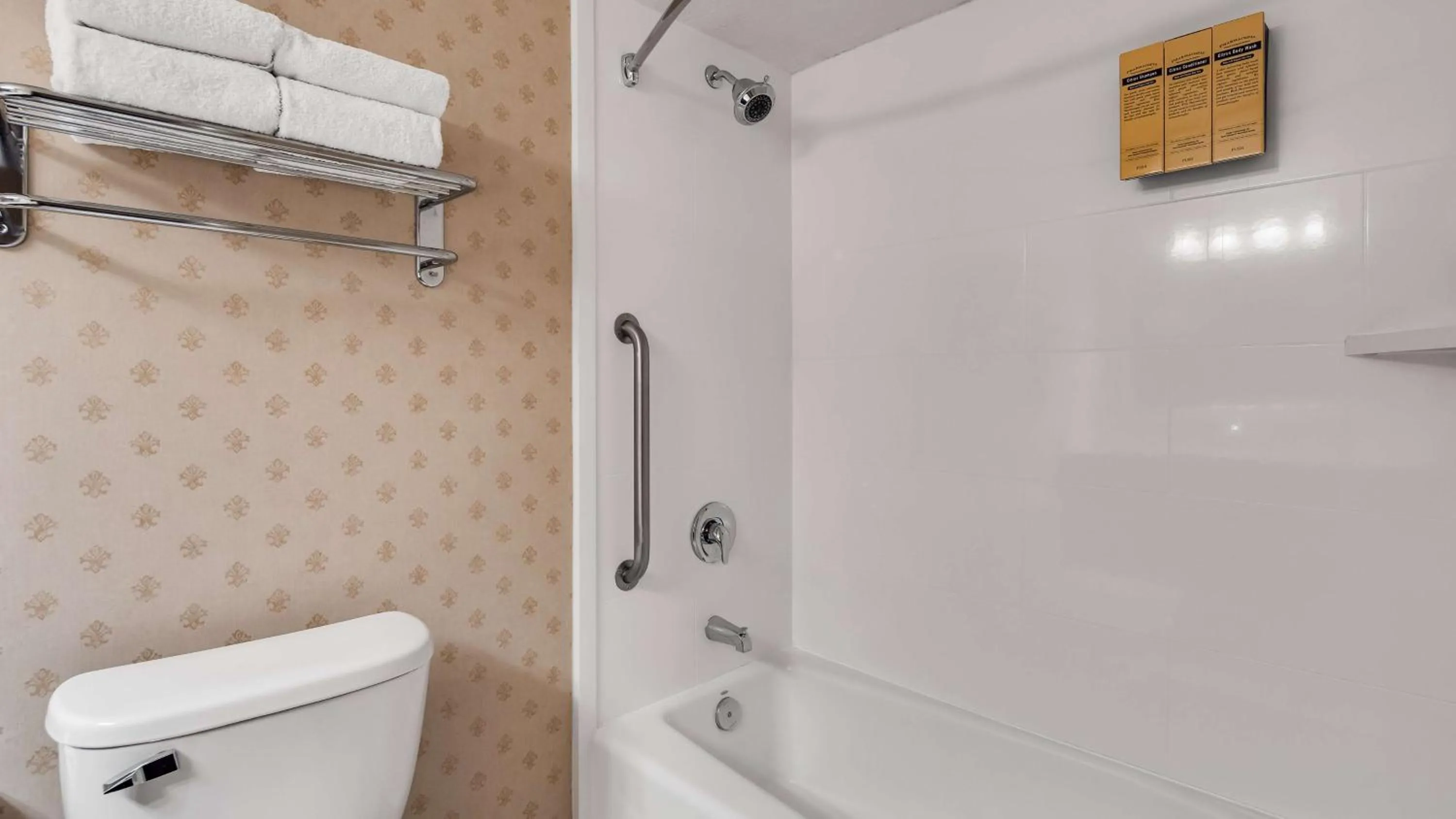 Bathroom in Best Western Plus Abbey Inn