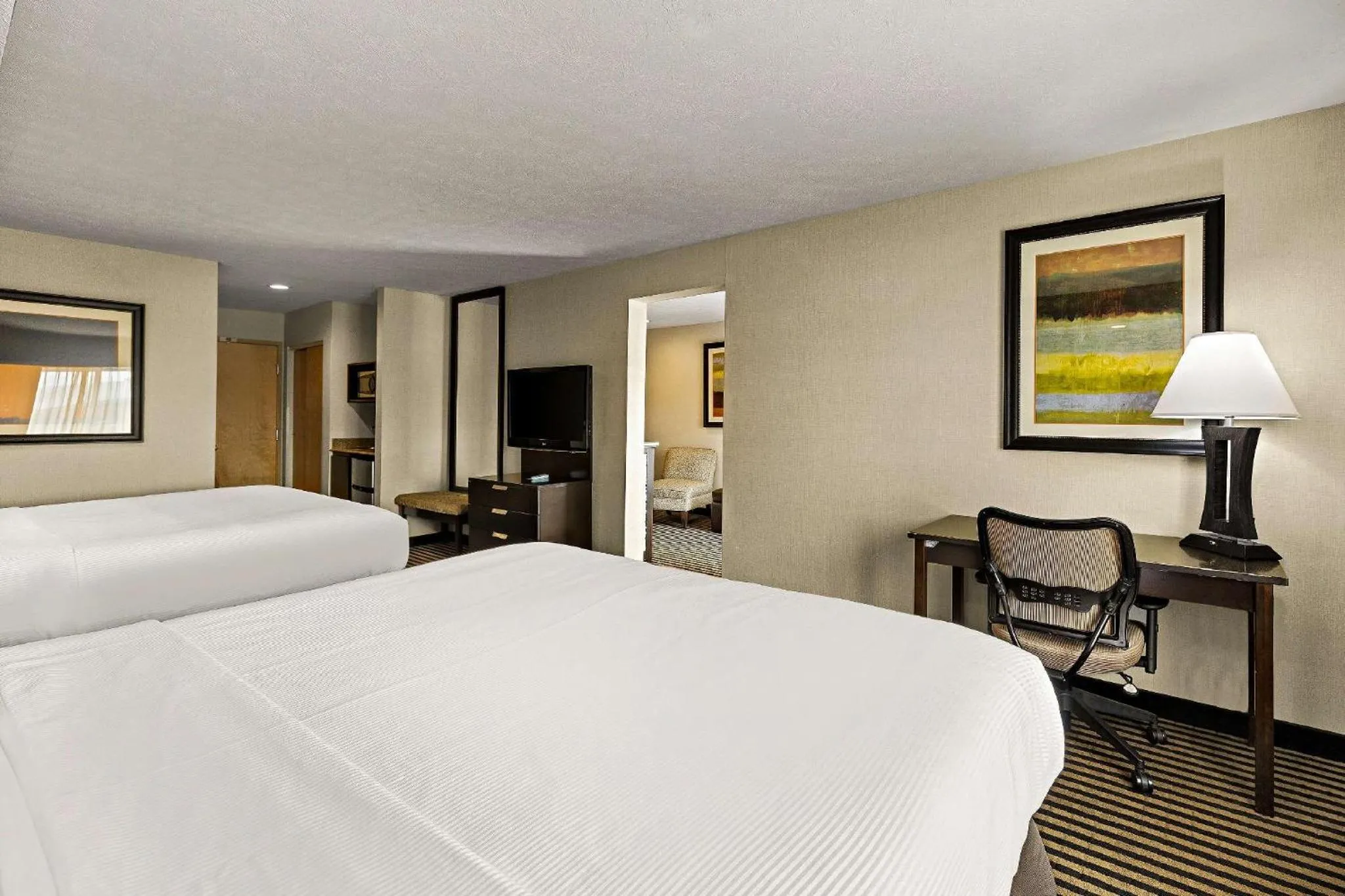 Bedroom, Bed in Sonesta Essential Indianapolis Airport