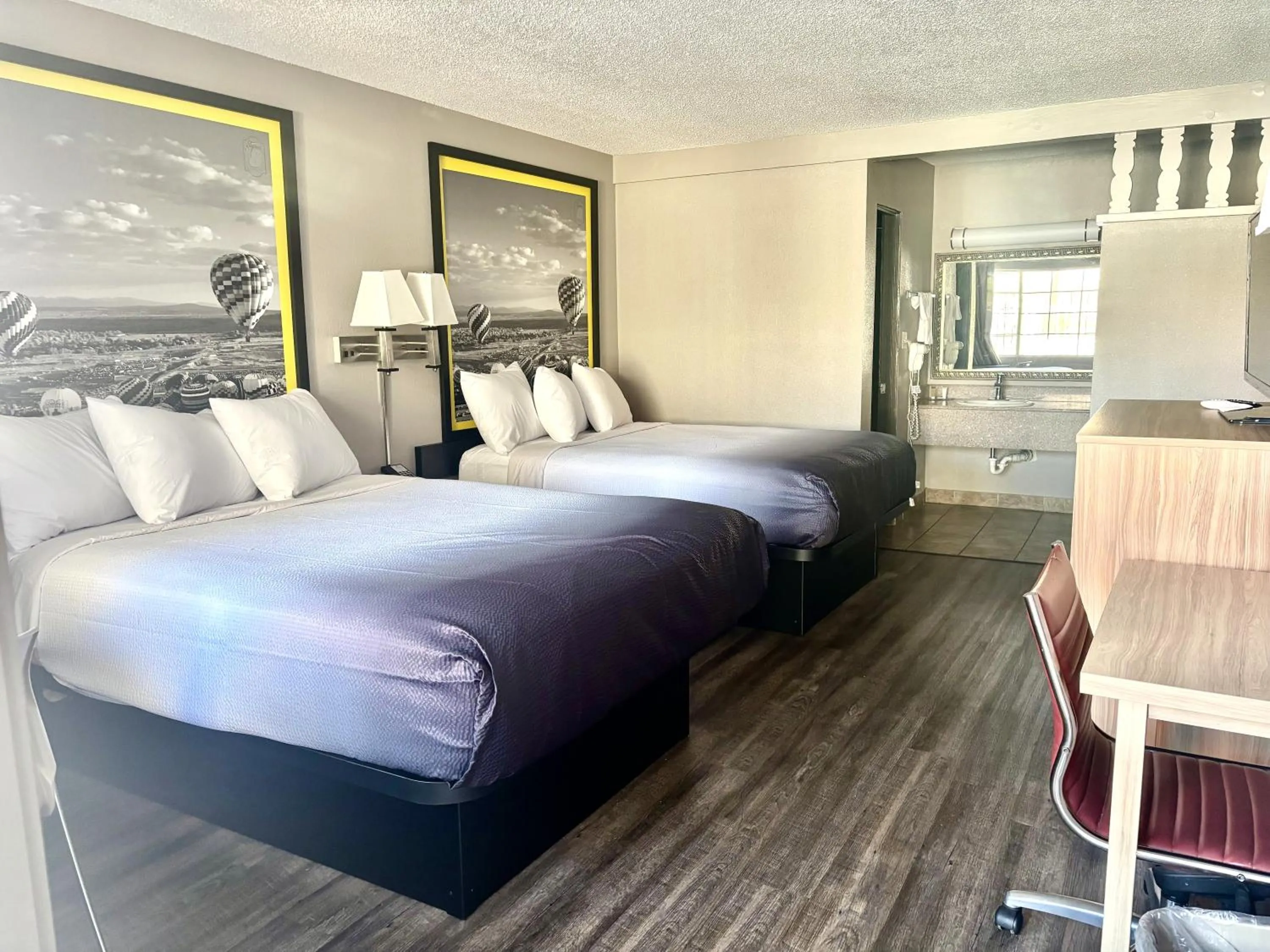 Bedroom, Bed in Super 8 by Wyndham Albuquerque Downtown