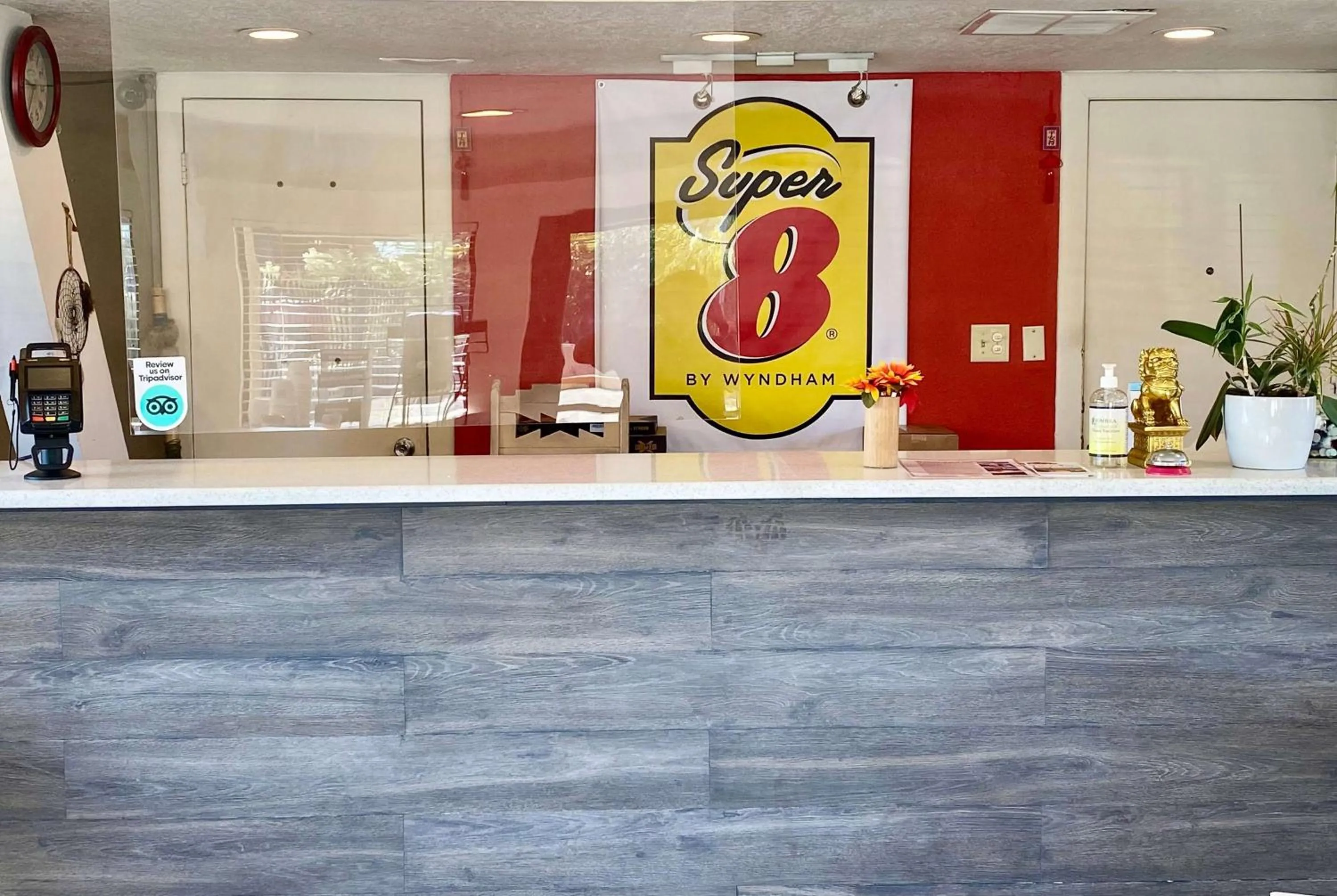 Lobby or reception in Super 8 by Wyndham Albuquerque Downtown