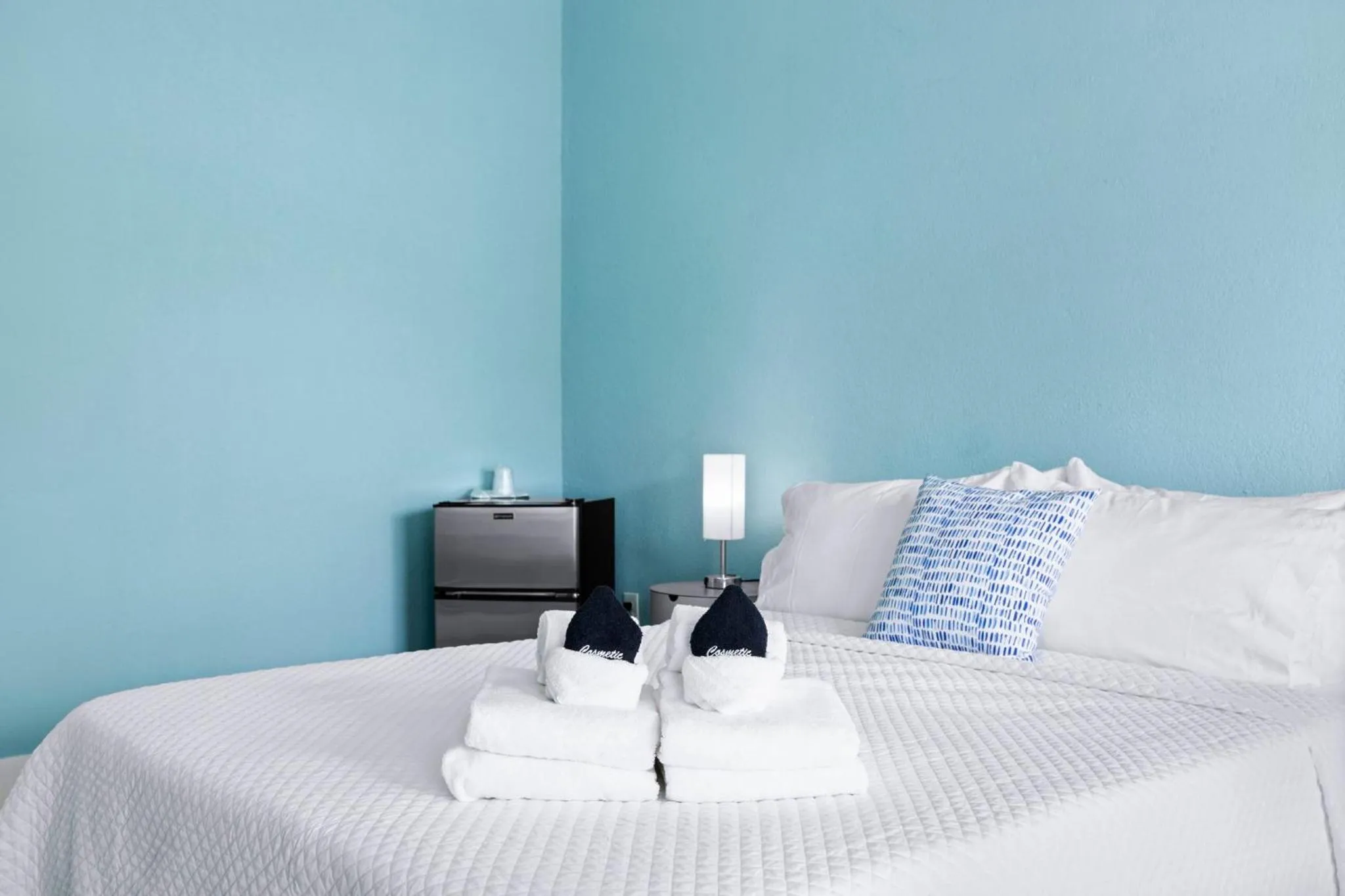 Bed in The New Yorker Hotel Miami