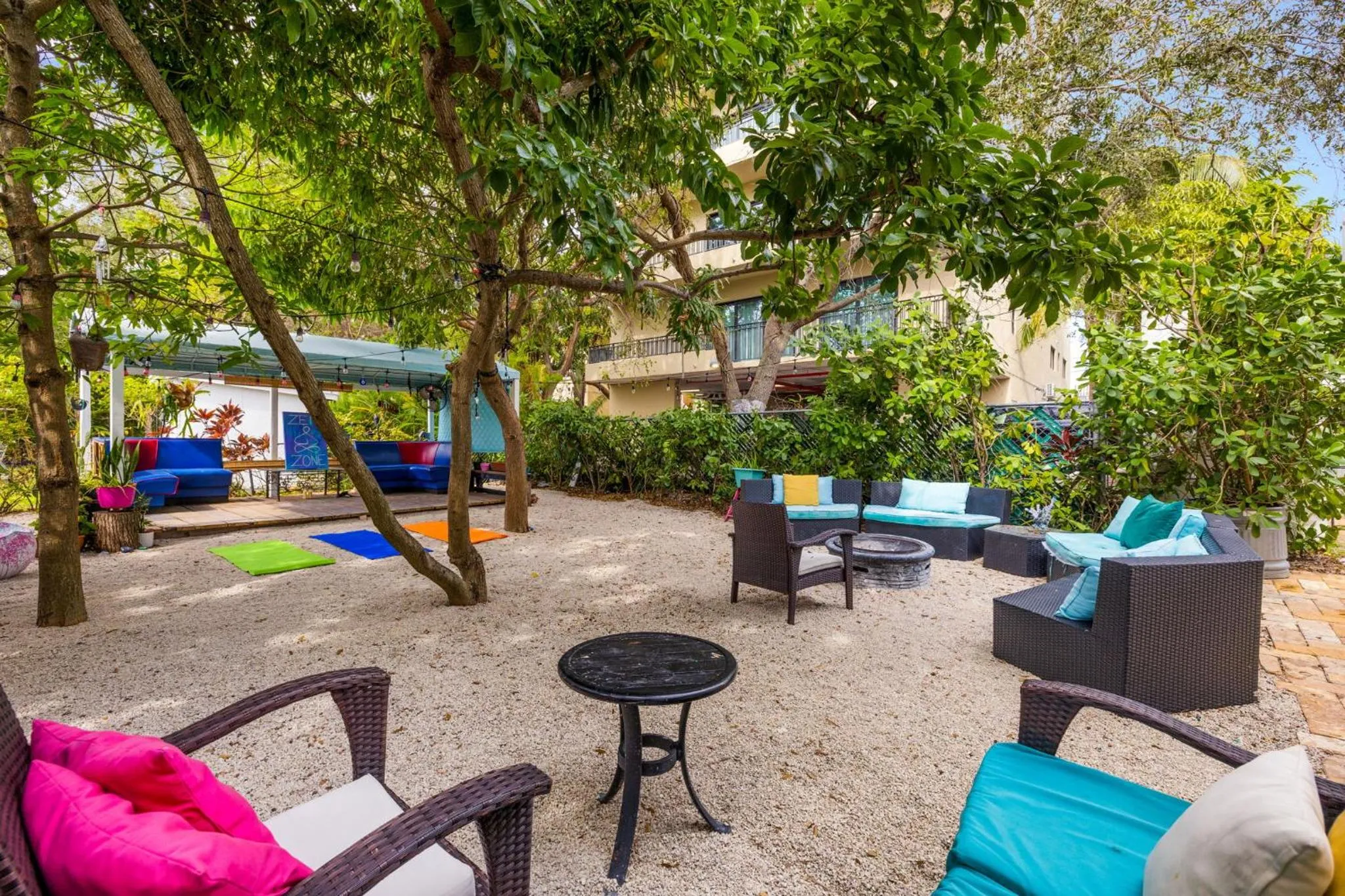 Patio in The New Yorker Hotel Miami