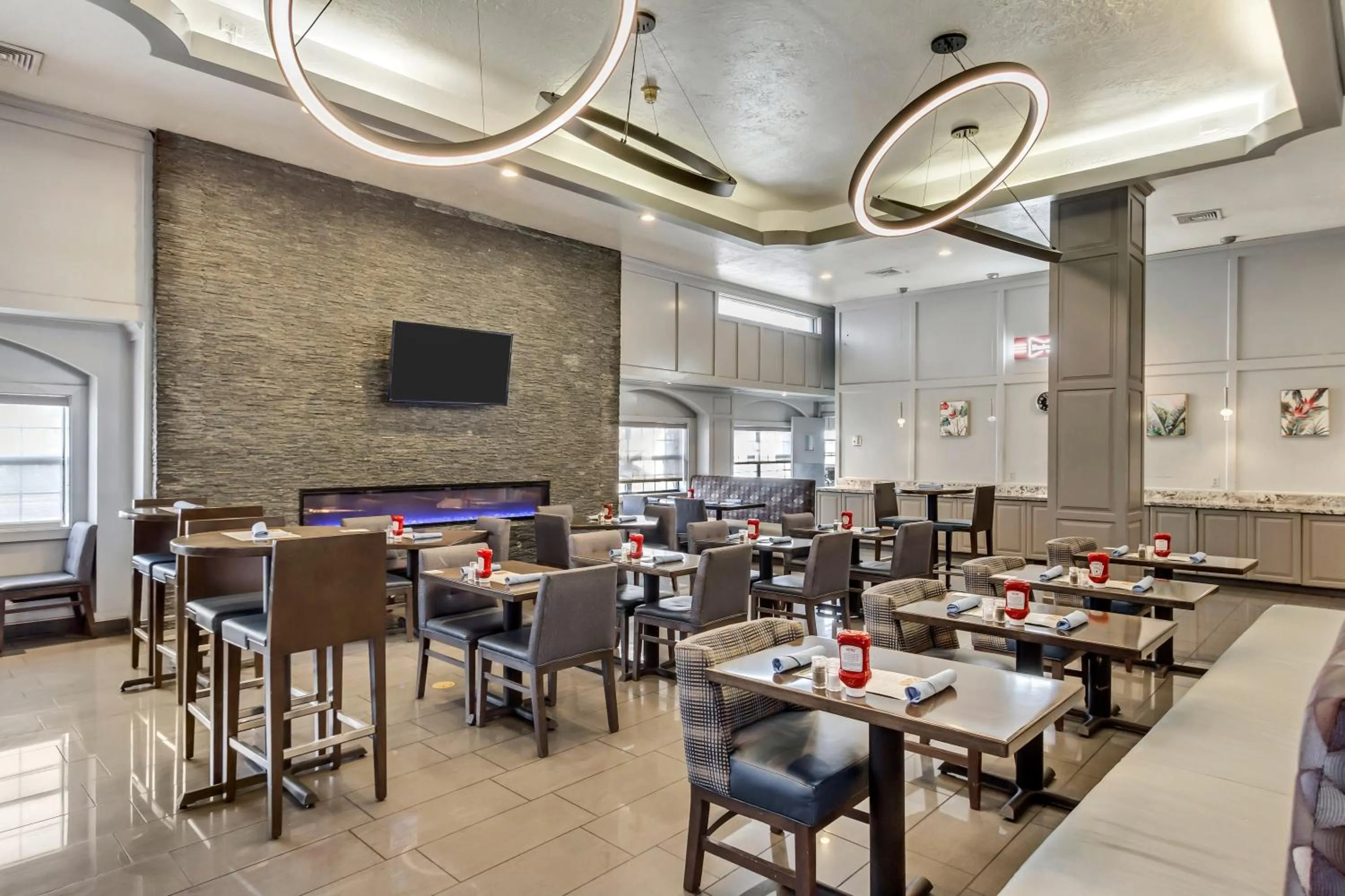 Restaurant/places to eat in Radisson Hotel Salt Lake City Airport