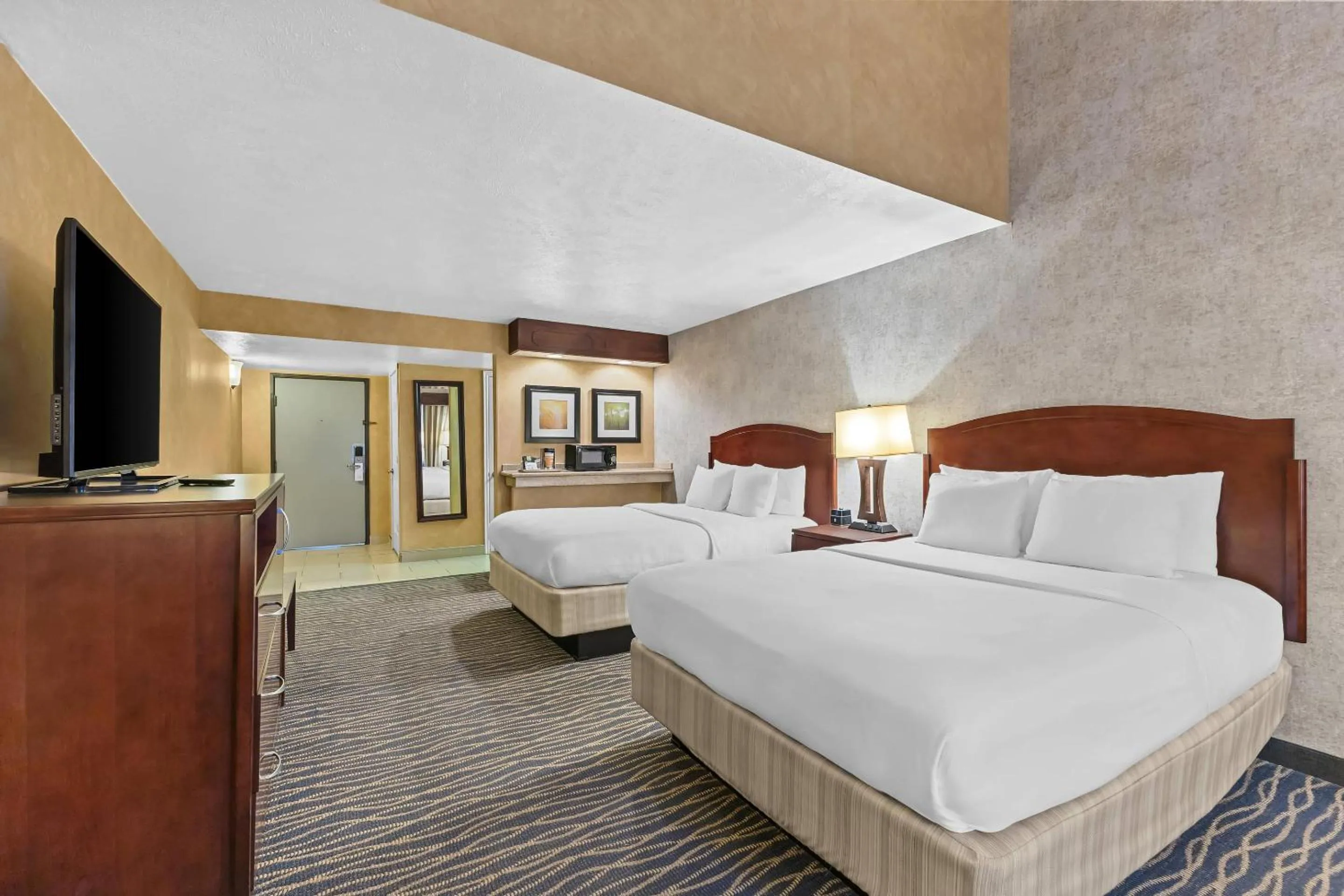 Bedroom, Bed in Radisson Hotel Salt Lake City Airport