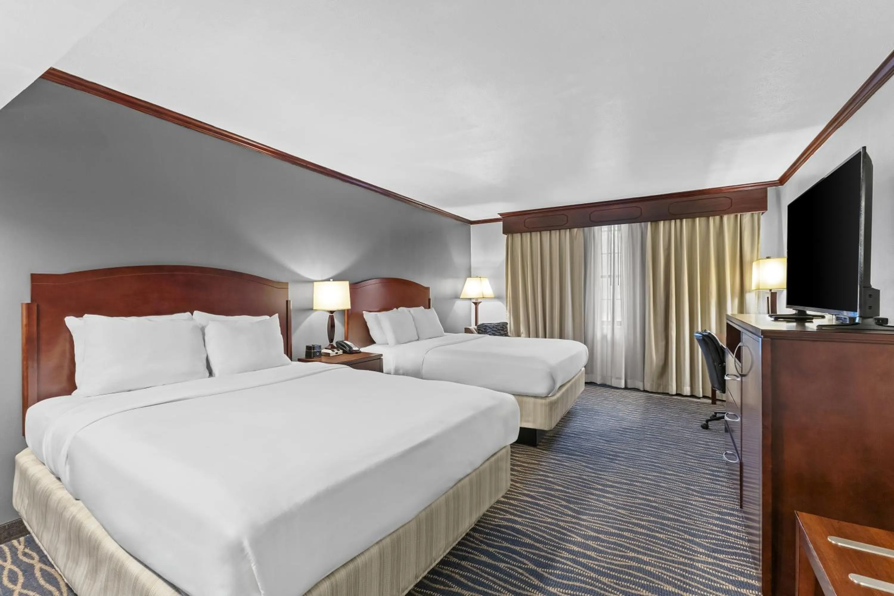 Bed in Radisson Hotel Salt Lake City Airport