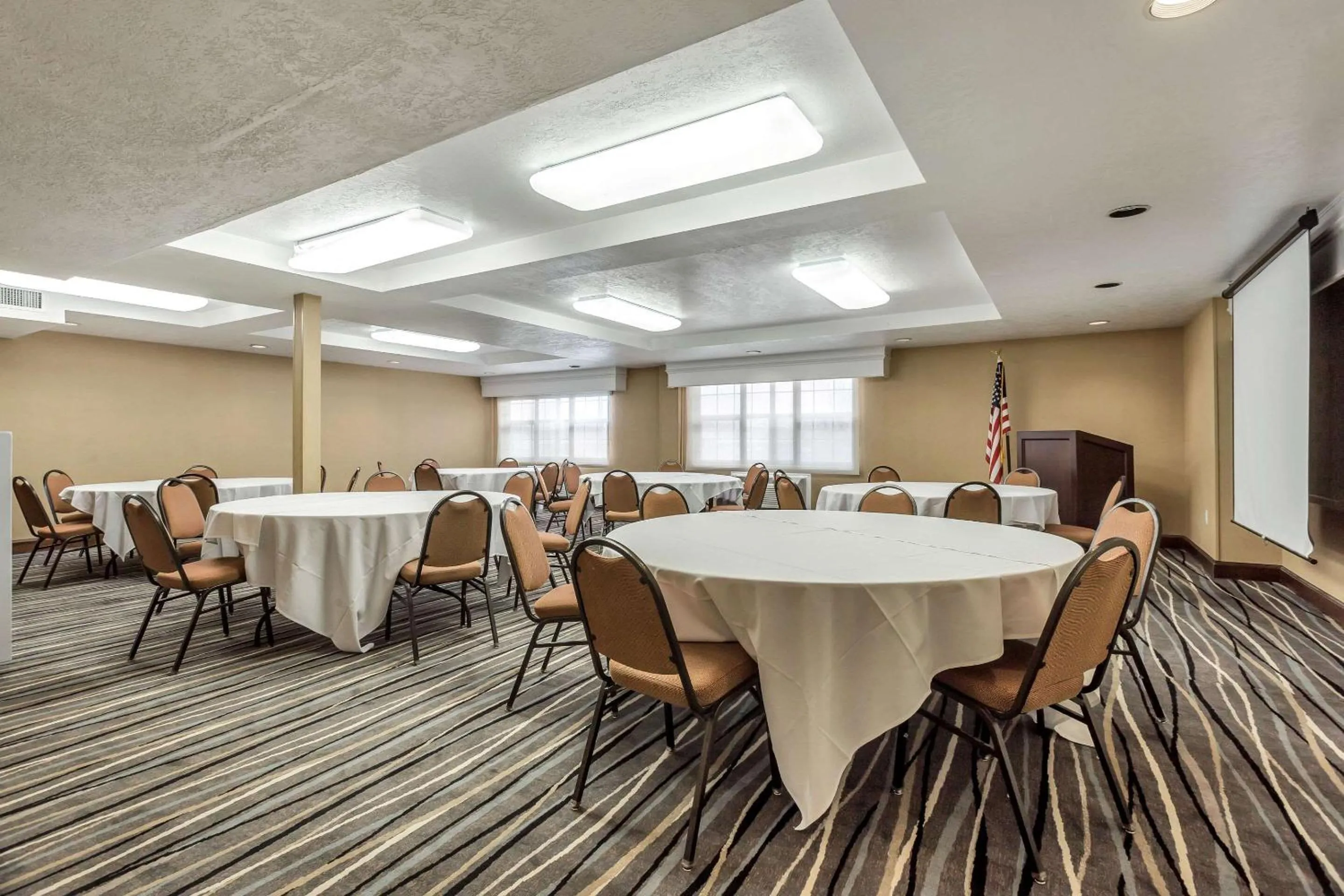 Meeting/conference room in Radisson Hotel Salt Lake City Airport