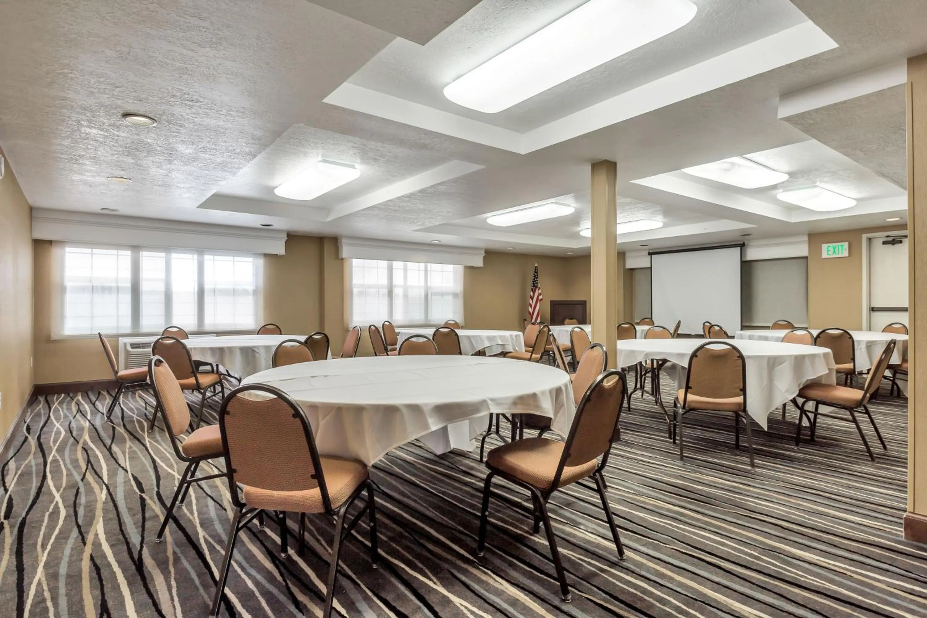 Business facilities in Radisson Hotel Salt Lake City Airport