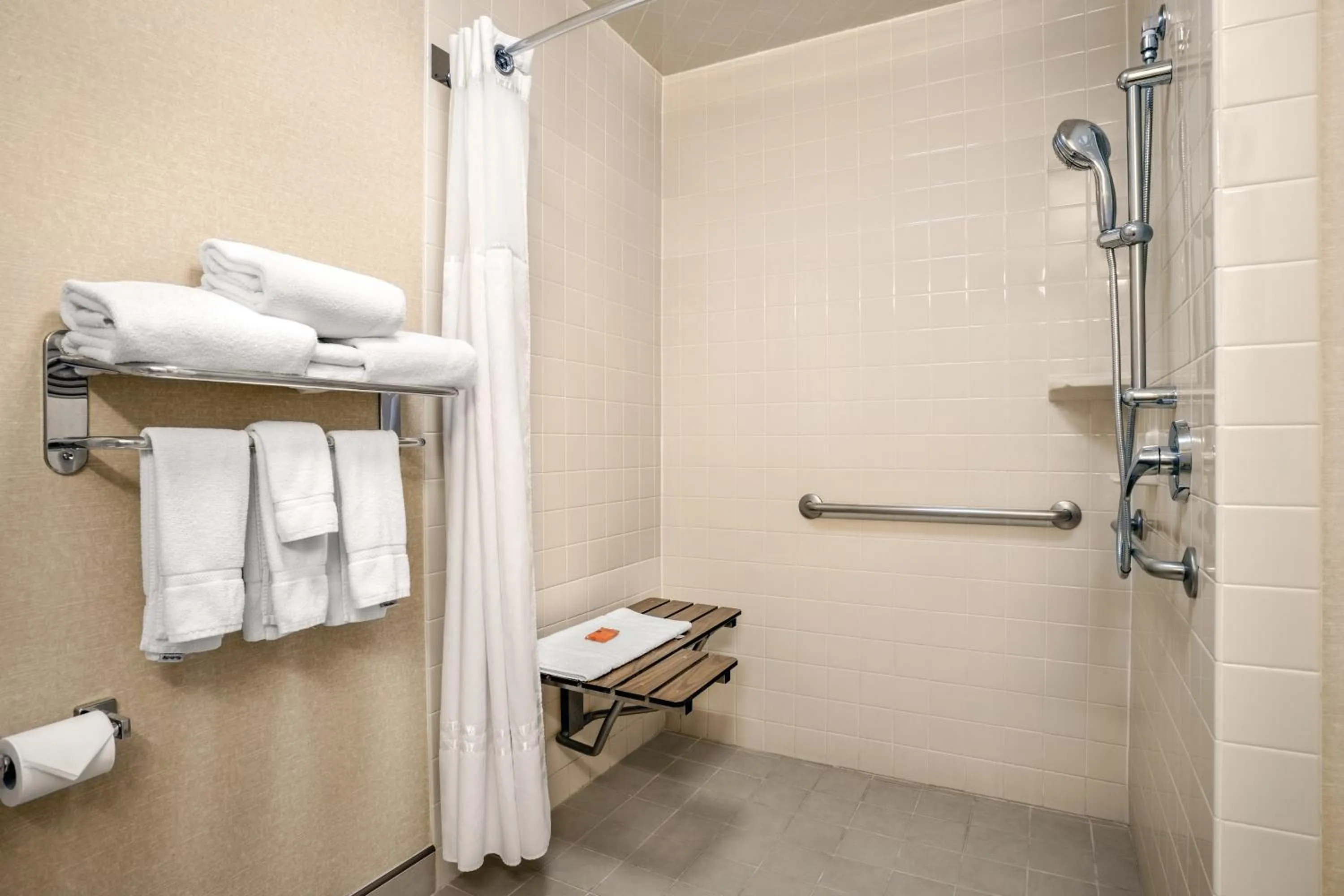 Shower in Radisson Hotel Salt Lake City Airport