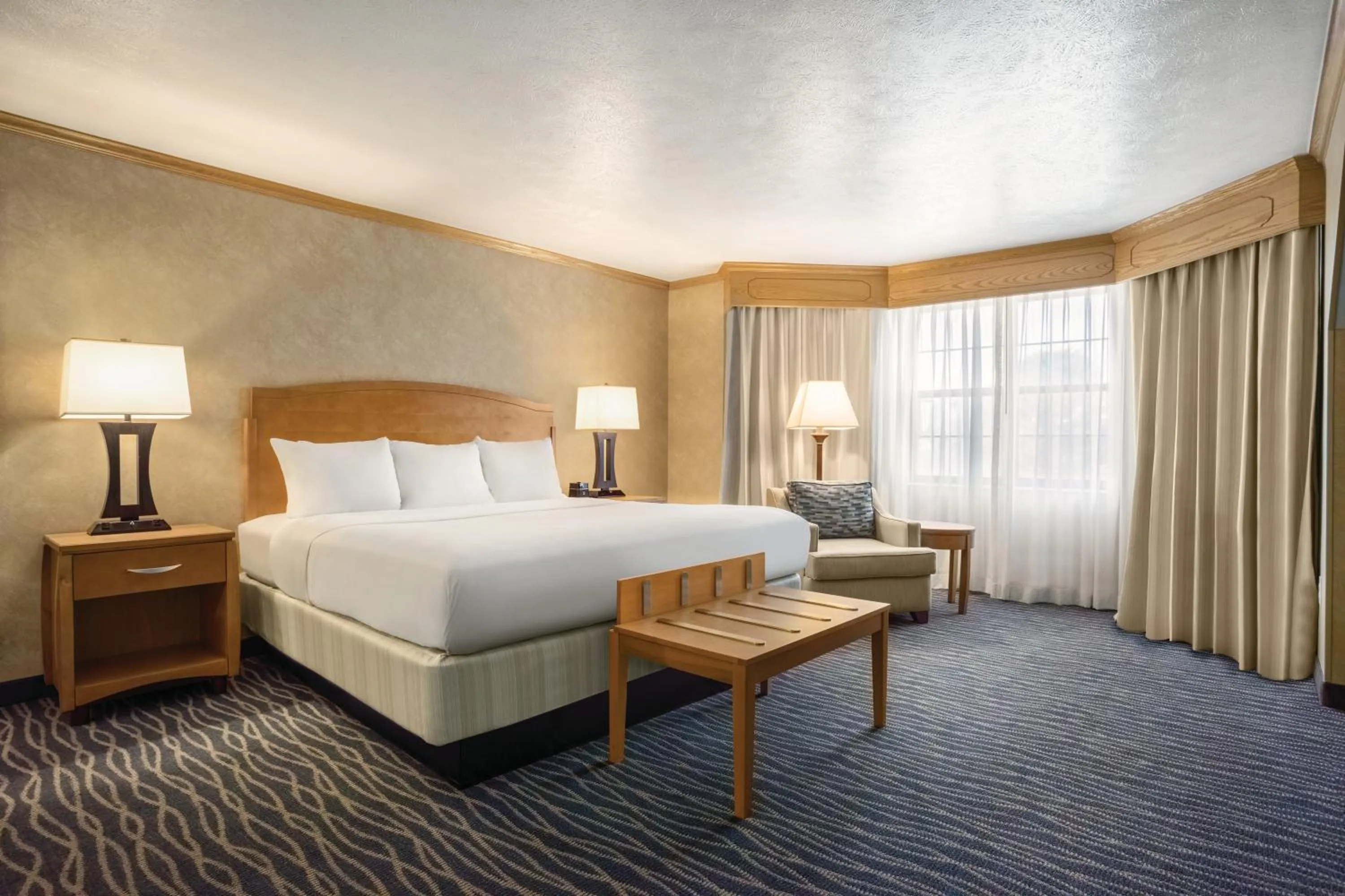 Bedroom, Bed in Radisson Hotel Salt Lake City Airport