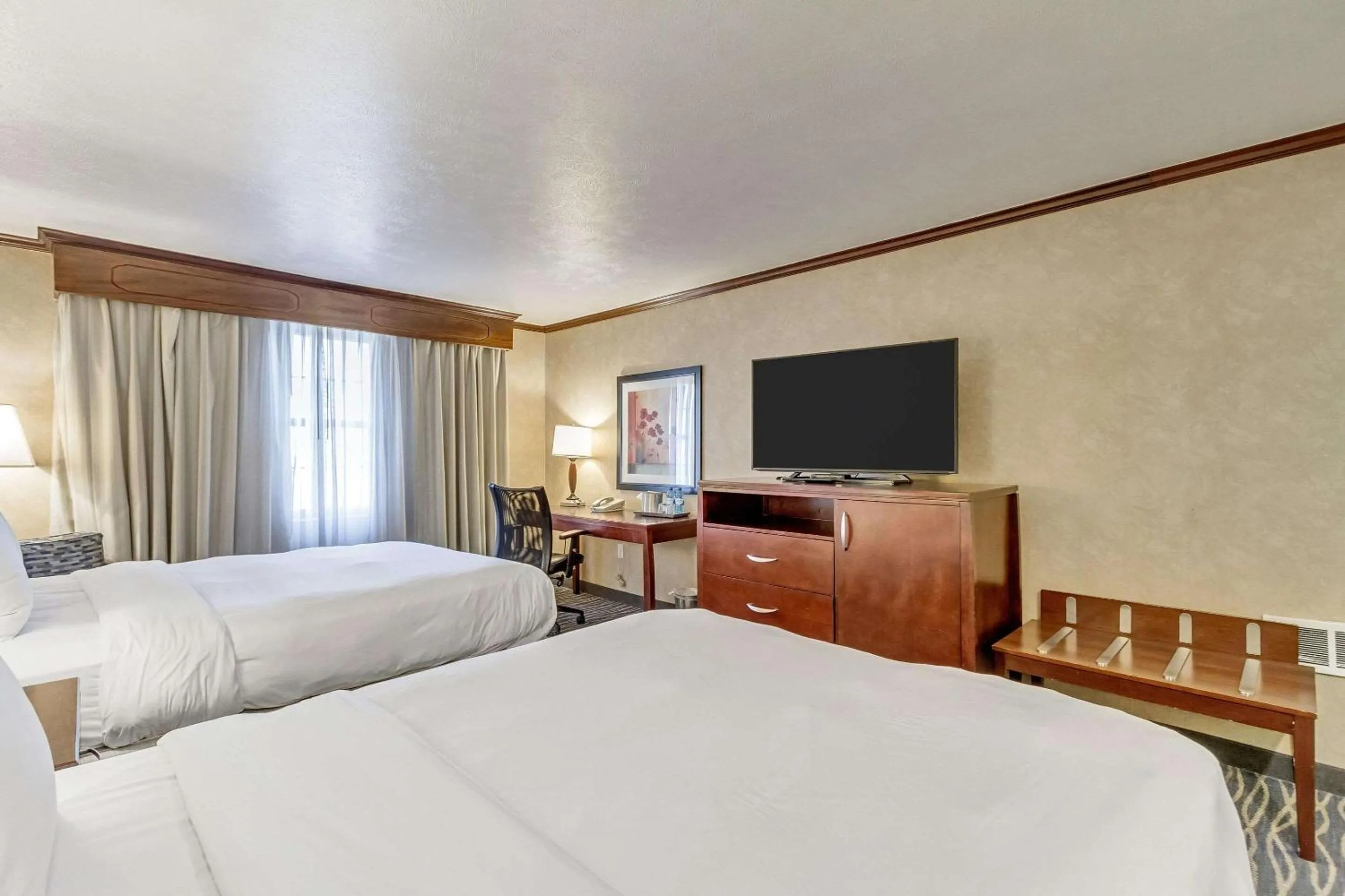 Bedroom, Bed in Radisson Hotel Salt Lake City Airport