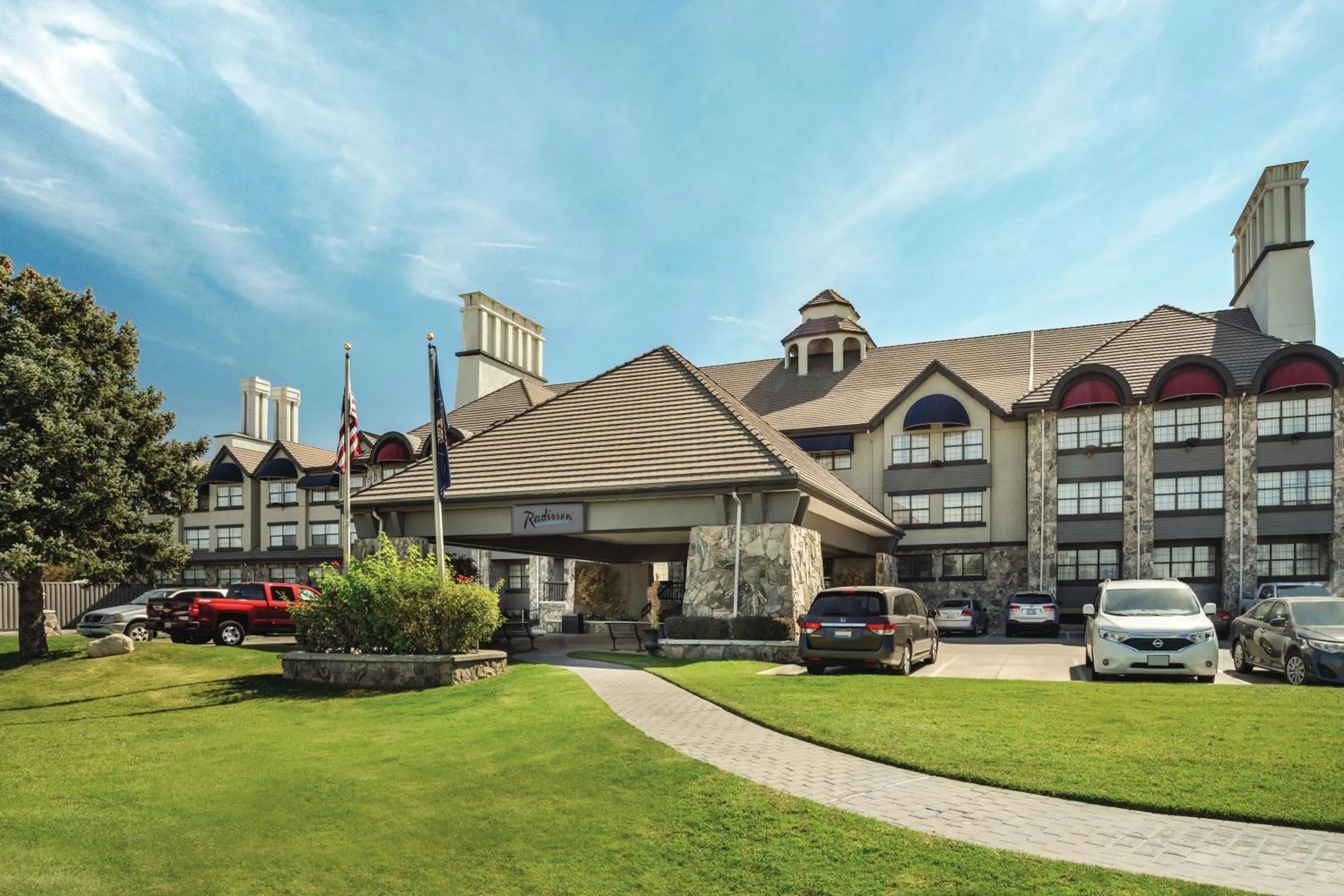 Property building in Radisson Hotel Salt Lake City Airport